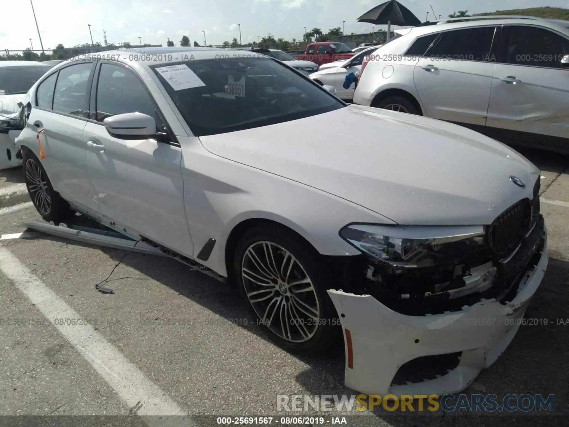 1 Photograph of a damaged car WBAJE5C52KWW08853 BMW 540 2019