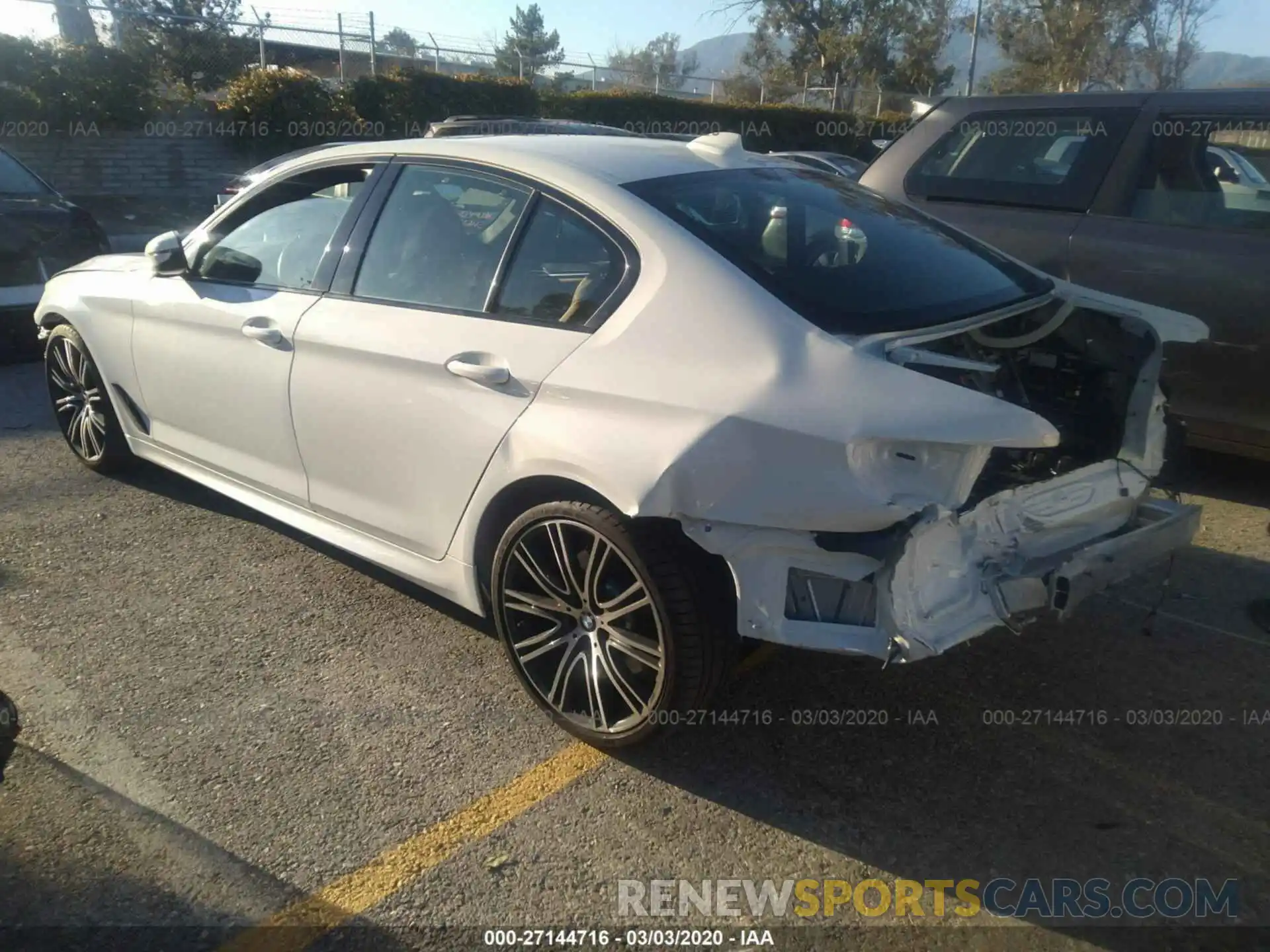 3 Photograph of a damaged car WBAJE5C52KWW34529 BMW 540 2019