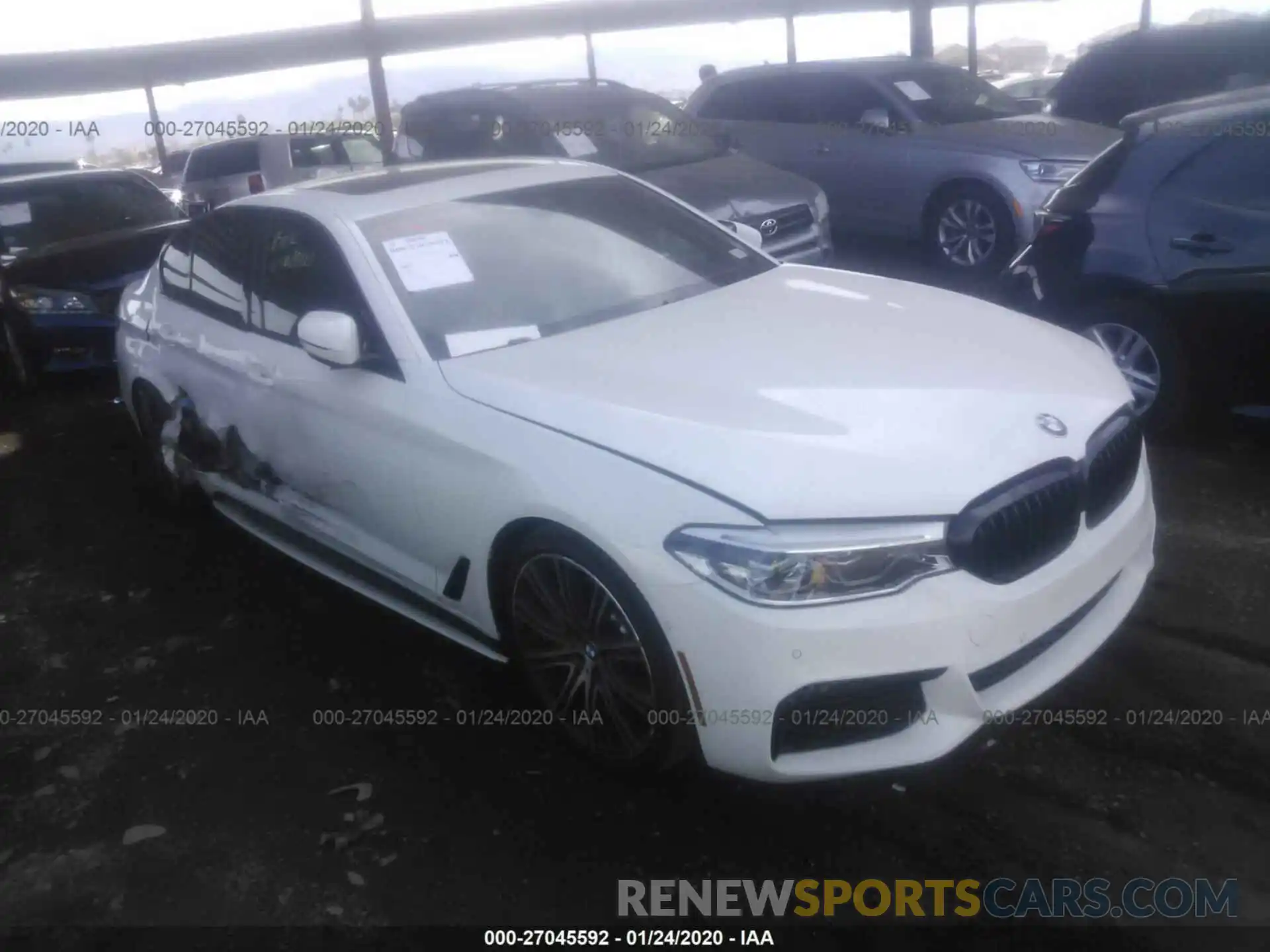 1 Photograph of a damaged car WBAJE5C54KWW06120 BMW 540 2019