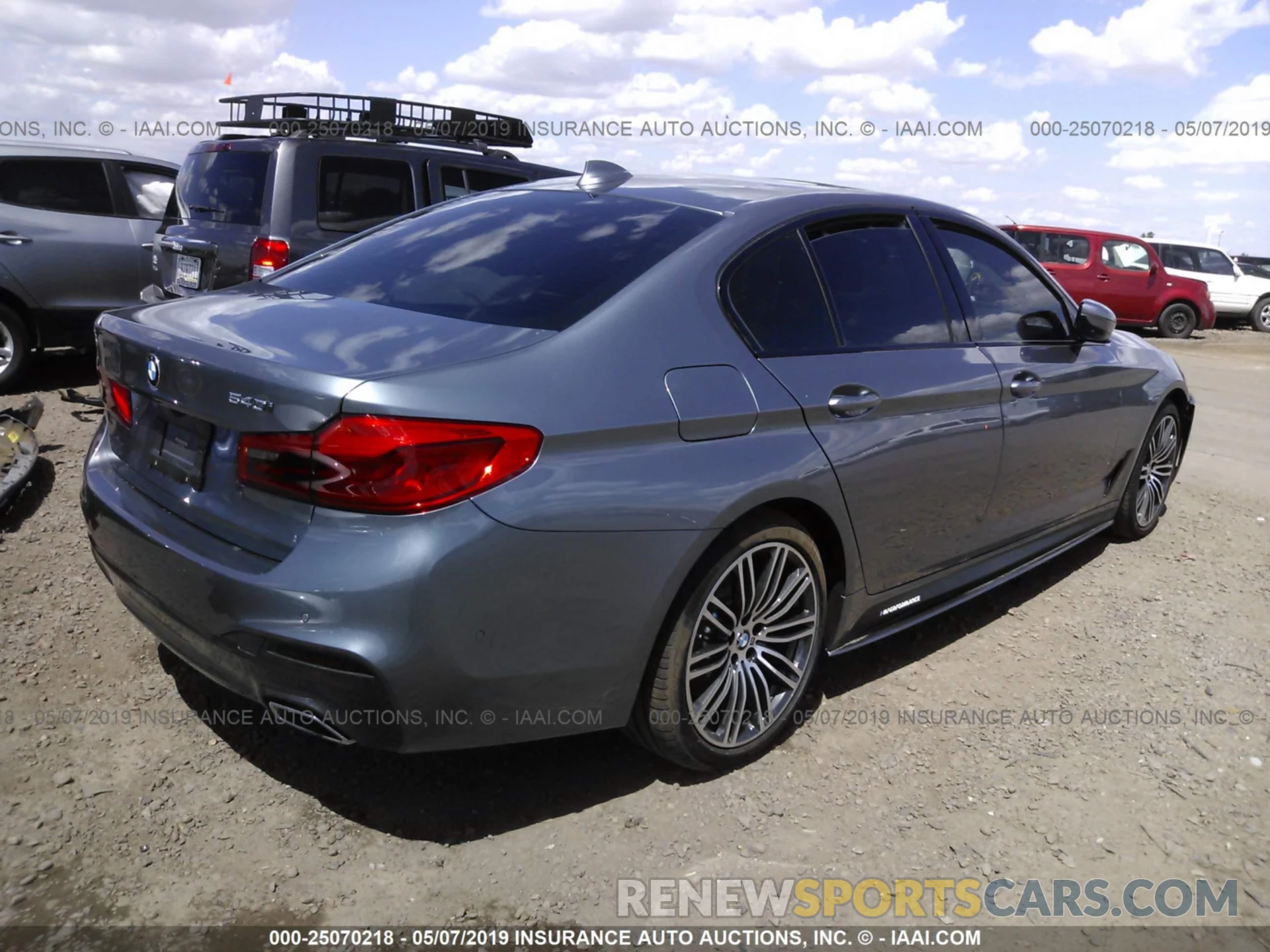 4 Photograph of a damaged car WBAJE5C54KWW14024 BMW 540 2019