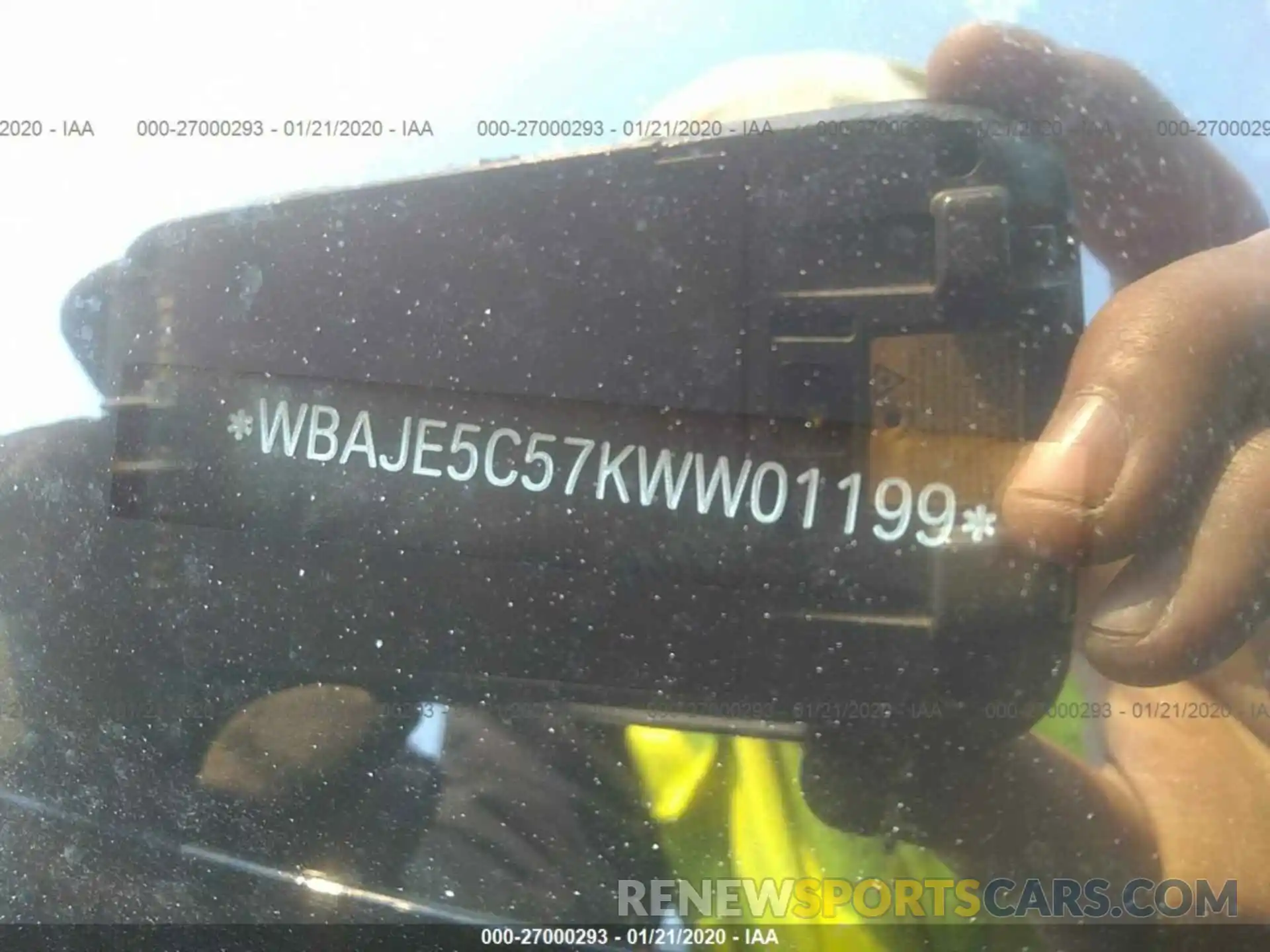 9 Photograph of a damaged car WBAJE5C57KWW01199 BMW 540 2019