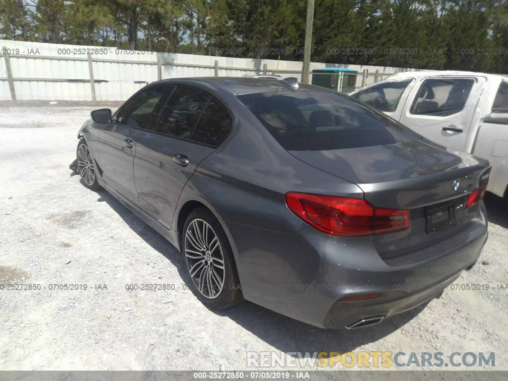 3 Photograph of a damaged car WBAJE5C5XKWW03450 BMW 540 2019