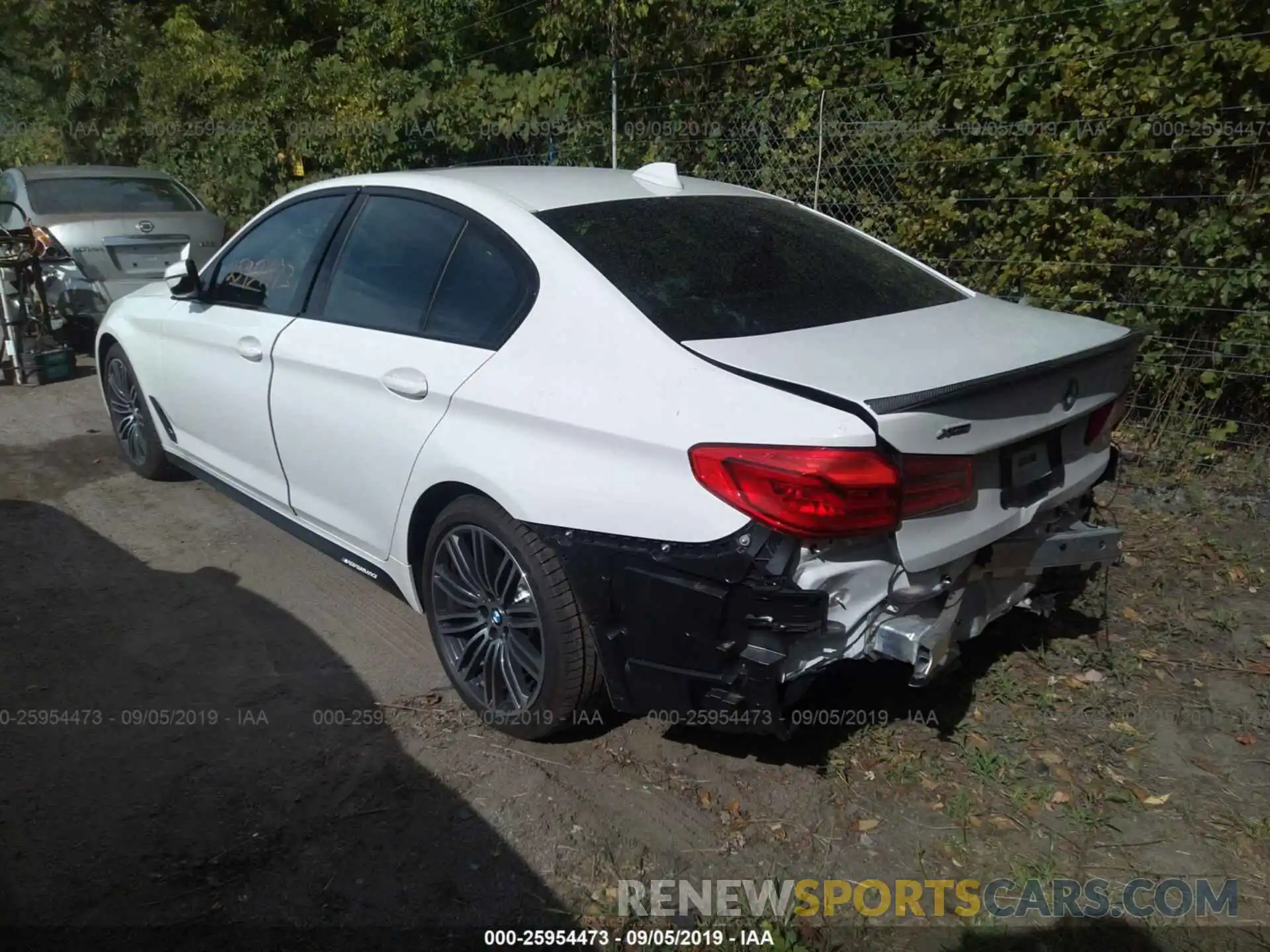 3 Photograph of a damaged car WBAJE7C56KWW33928 BMW 540 2019