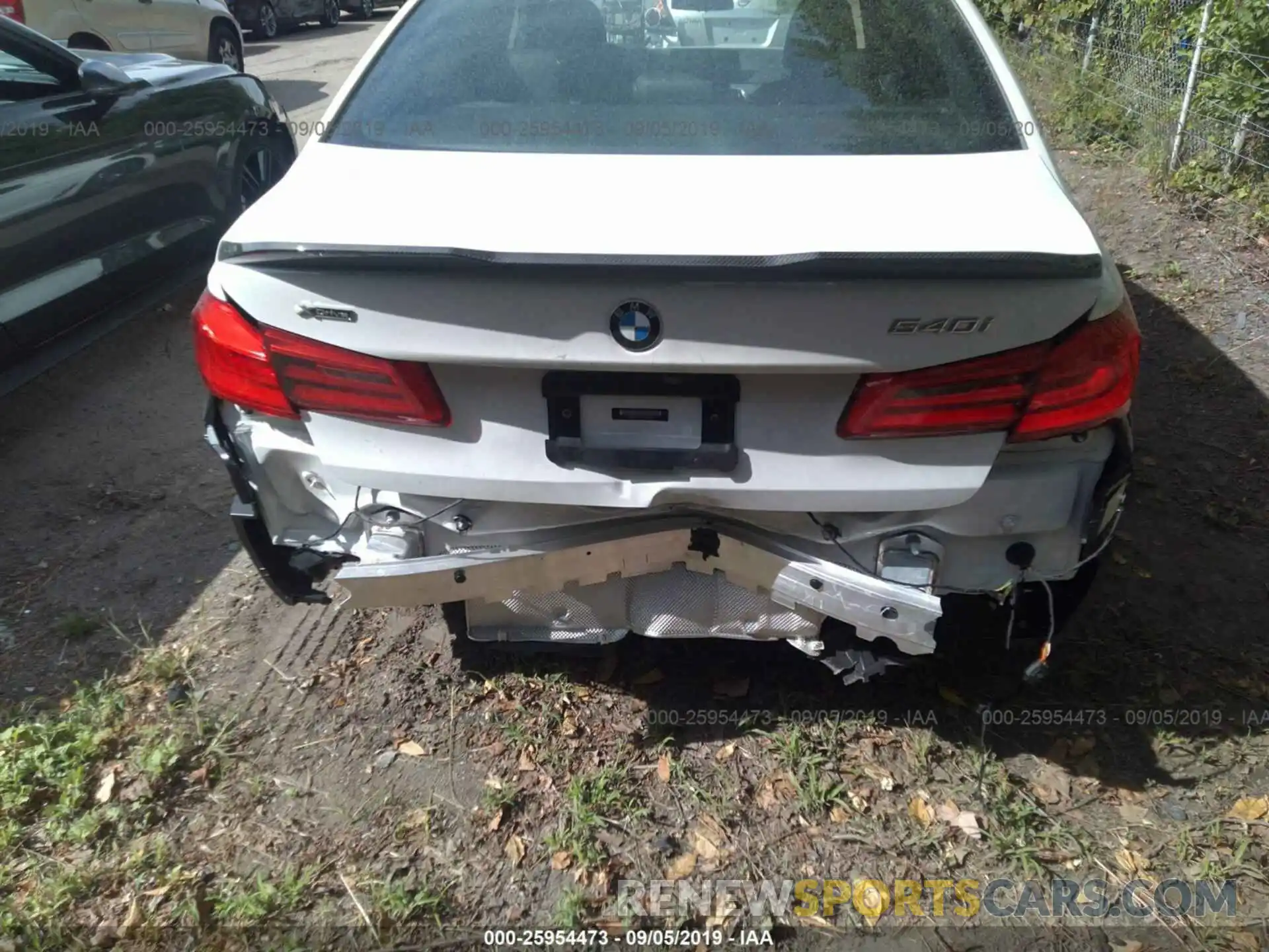 6 Photograph of a damaged car WBAJE7C56KWW33928 BMW 540 2019