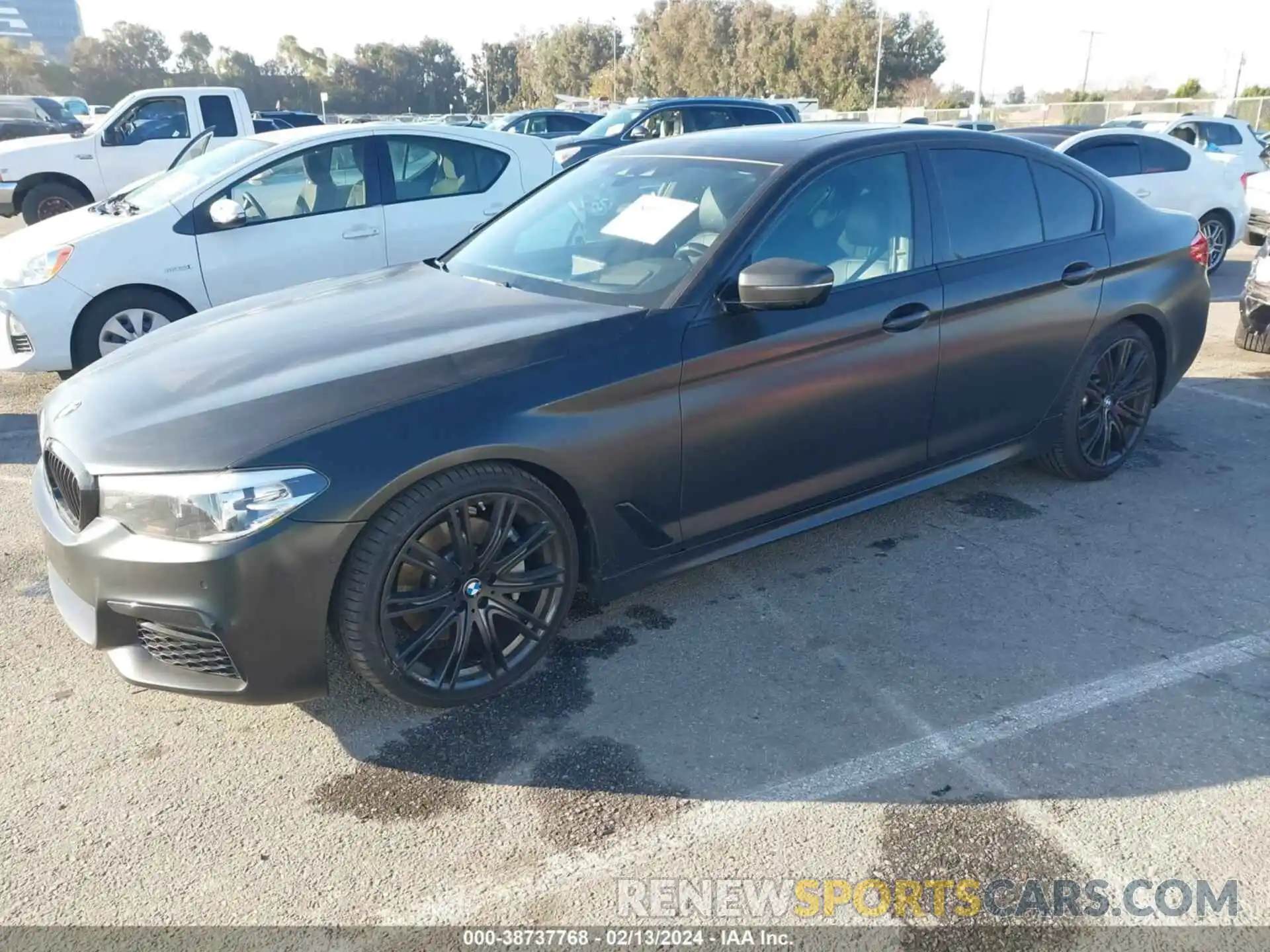 2 Фотография поврежденного автомобиля WBAJE5C51KG919247 BMW 540I 2019