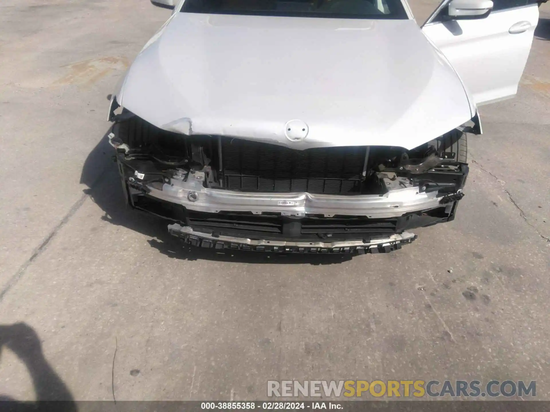 6 Photograph of a damaged car WBAJS1C01LCD90528 BMW 540I 2020