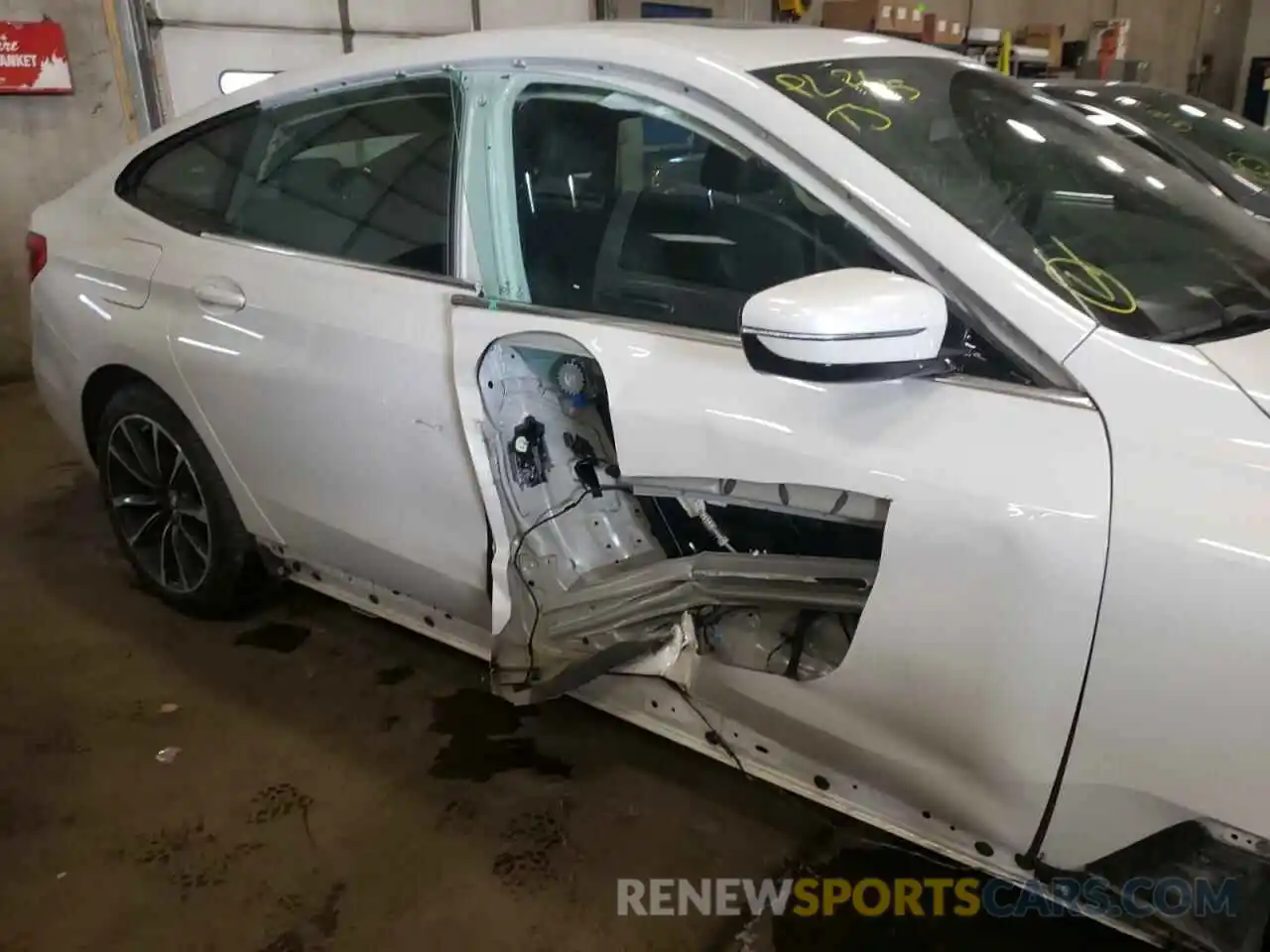 9 Photograph of a damaged car WBAJV6C56KBK08954 BMW 6 SERIES 2019