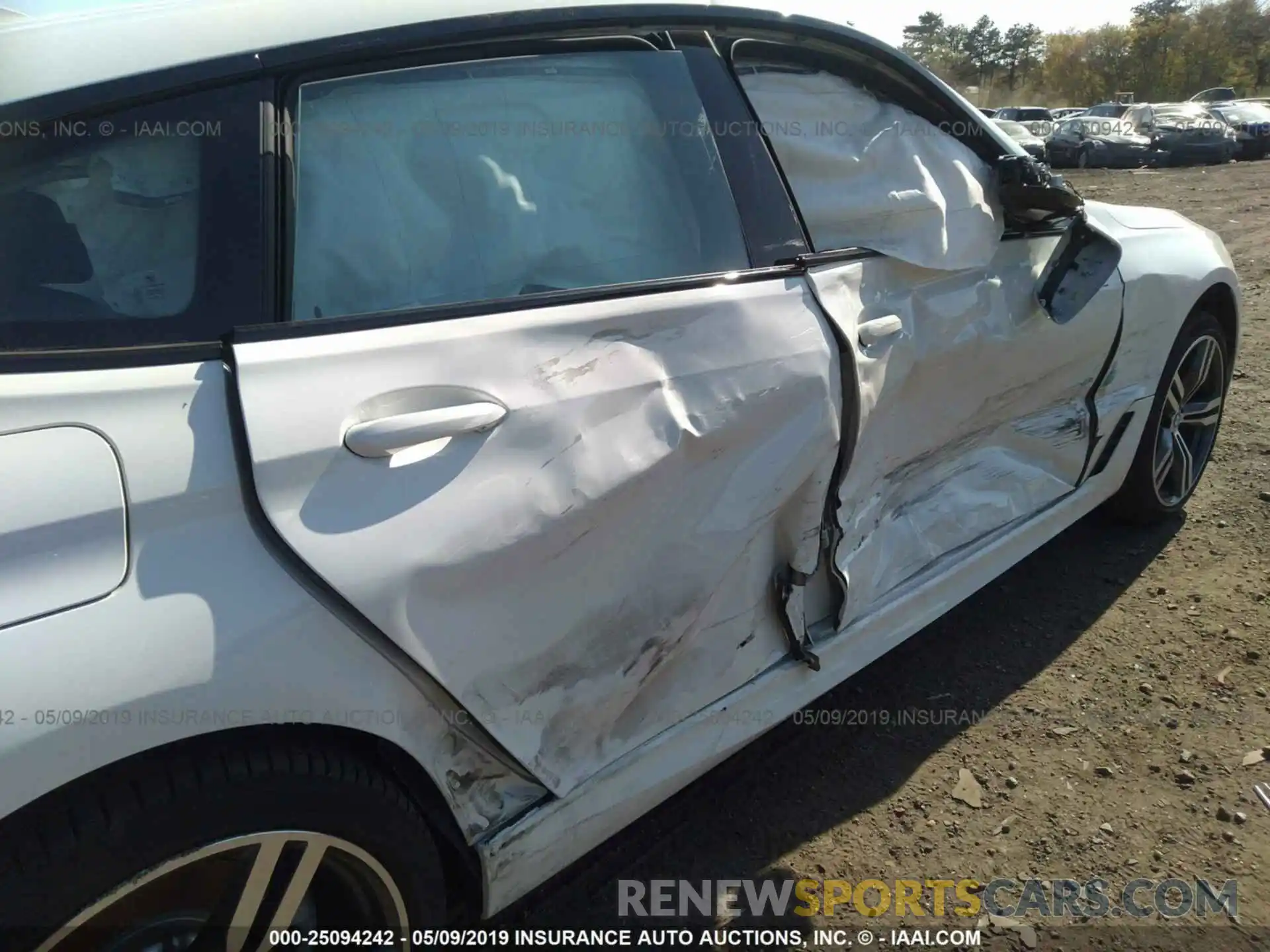 6 Photograph of a damaged car WBAJV6C55KBK08654 BMW 640 2019