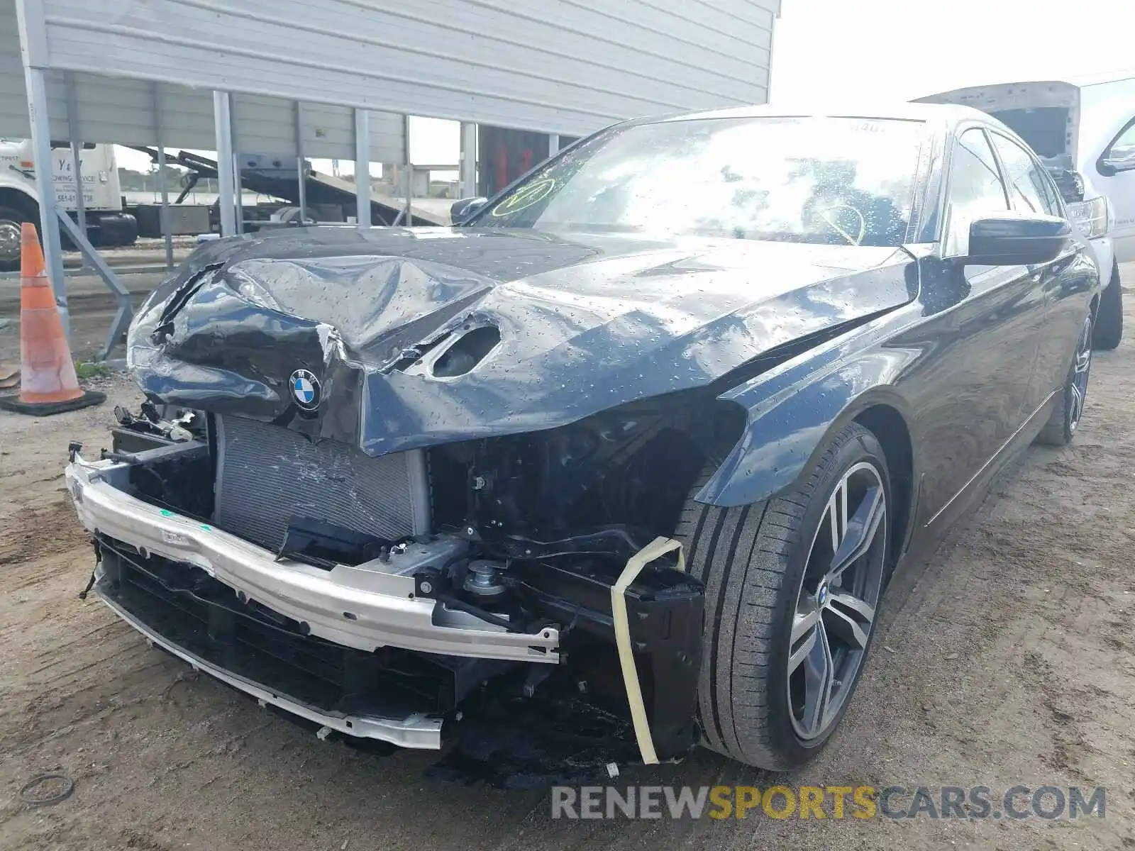 2 Фотография поврежденного автомобиля WBA7E2C50KB216664 BMW 7 SERIES 2019