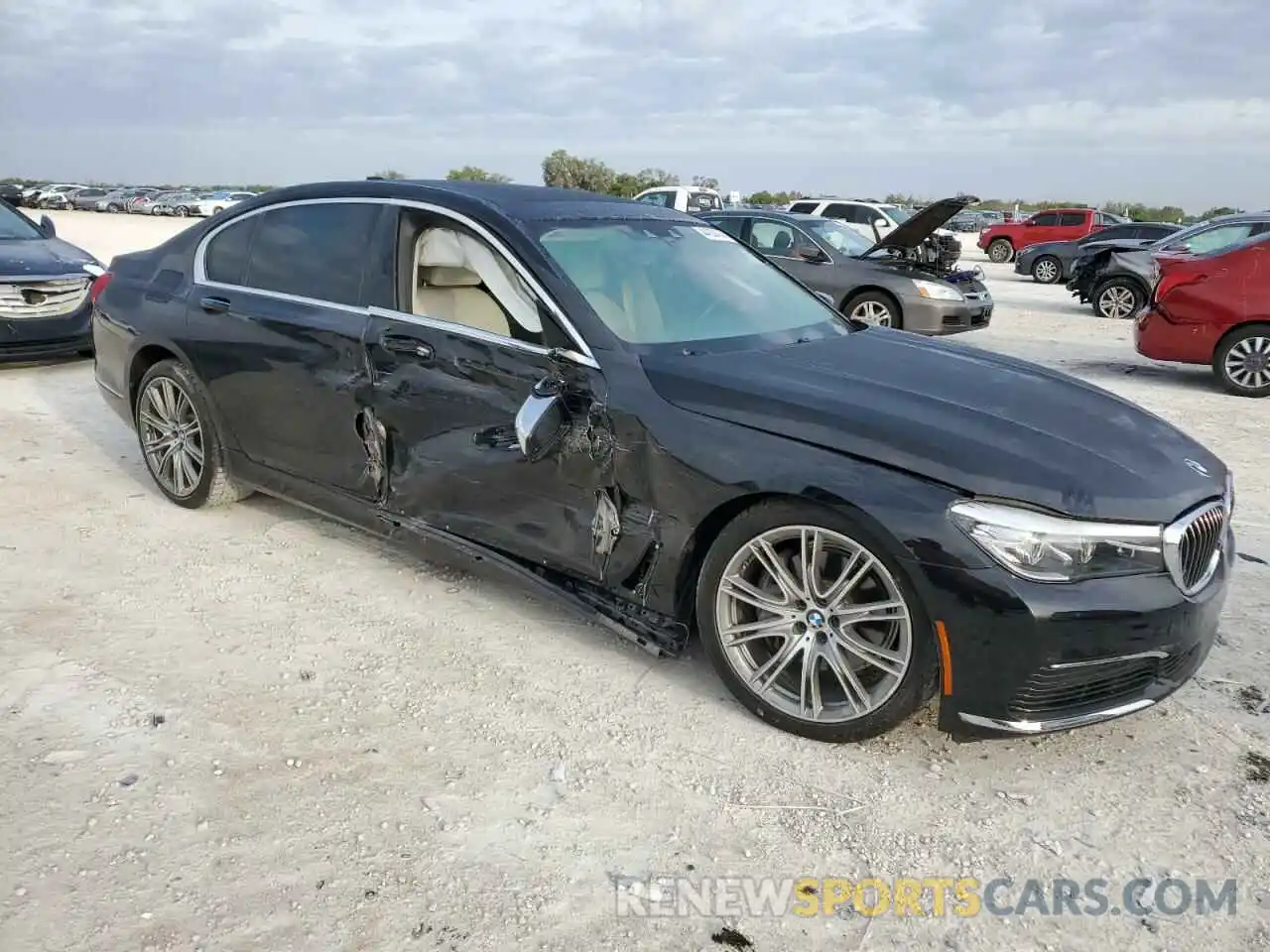 4 Photograph of a damaged car WBA7E2C50KB218236 BMW 7 SERIES 2019