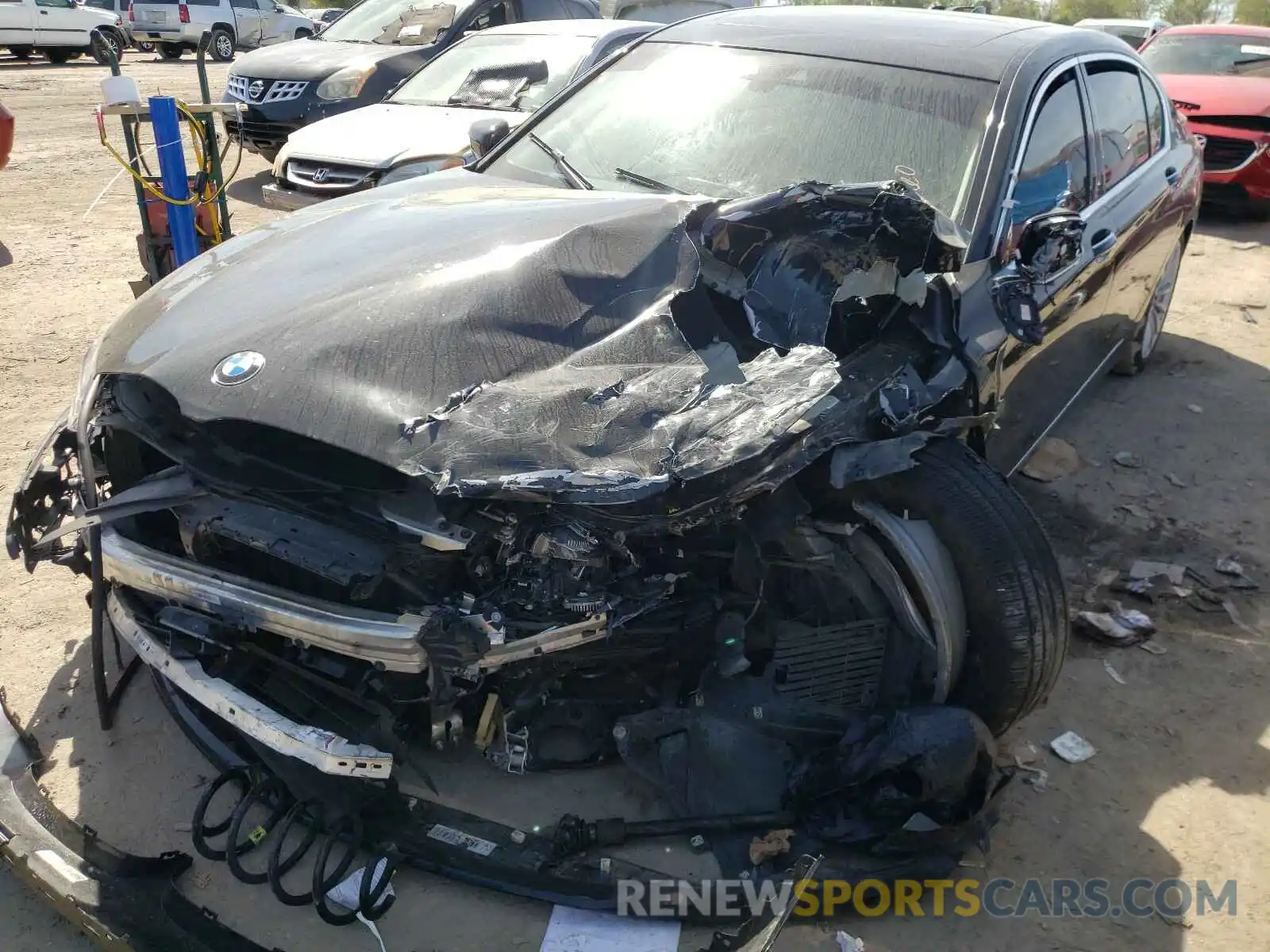 2 Фотография поврежденного автомобиля WBA7E2C52KB218139 BMW 7 SERIES 2019