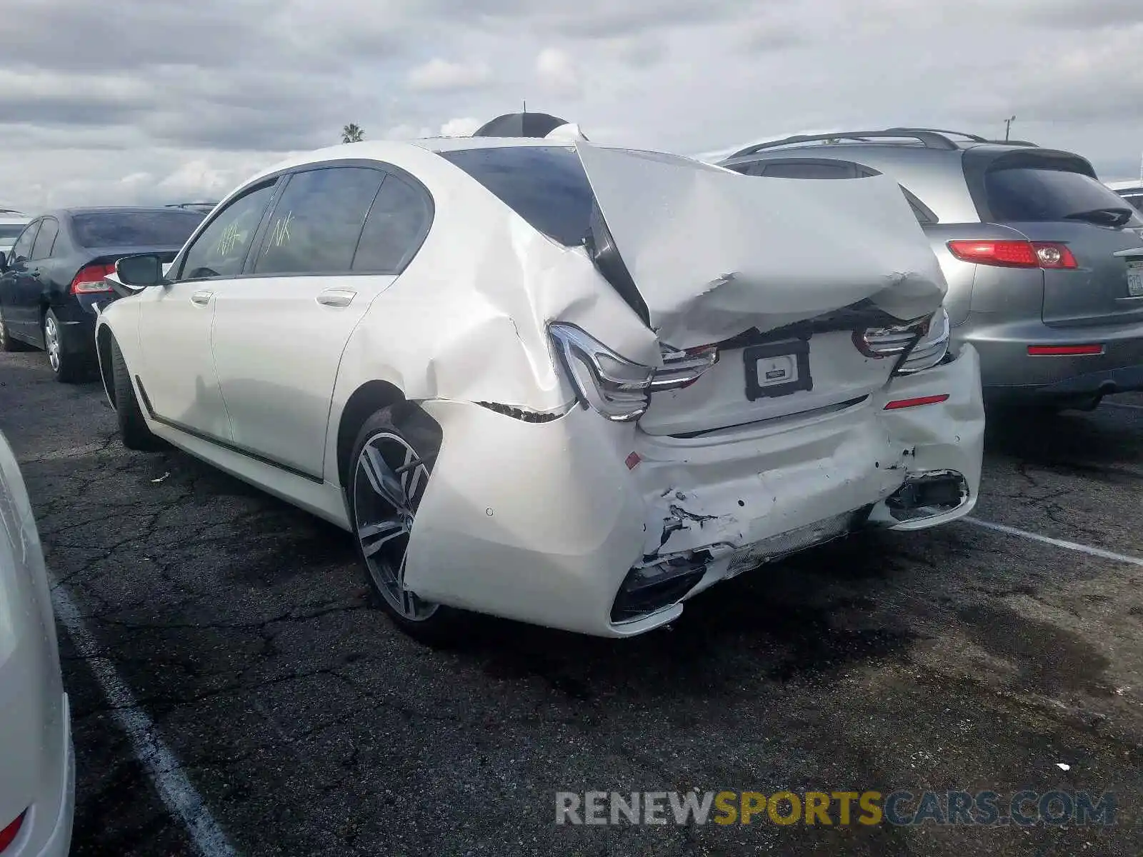 3 Фотография поврежденного автомобиля WBA7E2C52KB218142 BMW 7 SERIES 2019