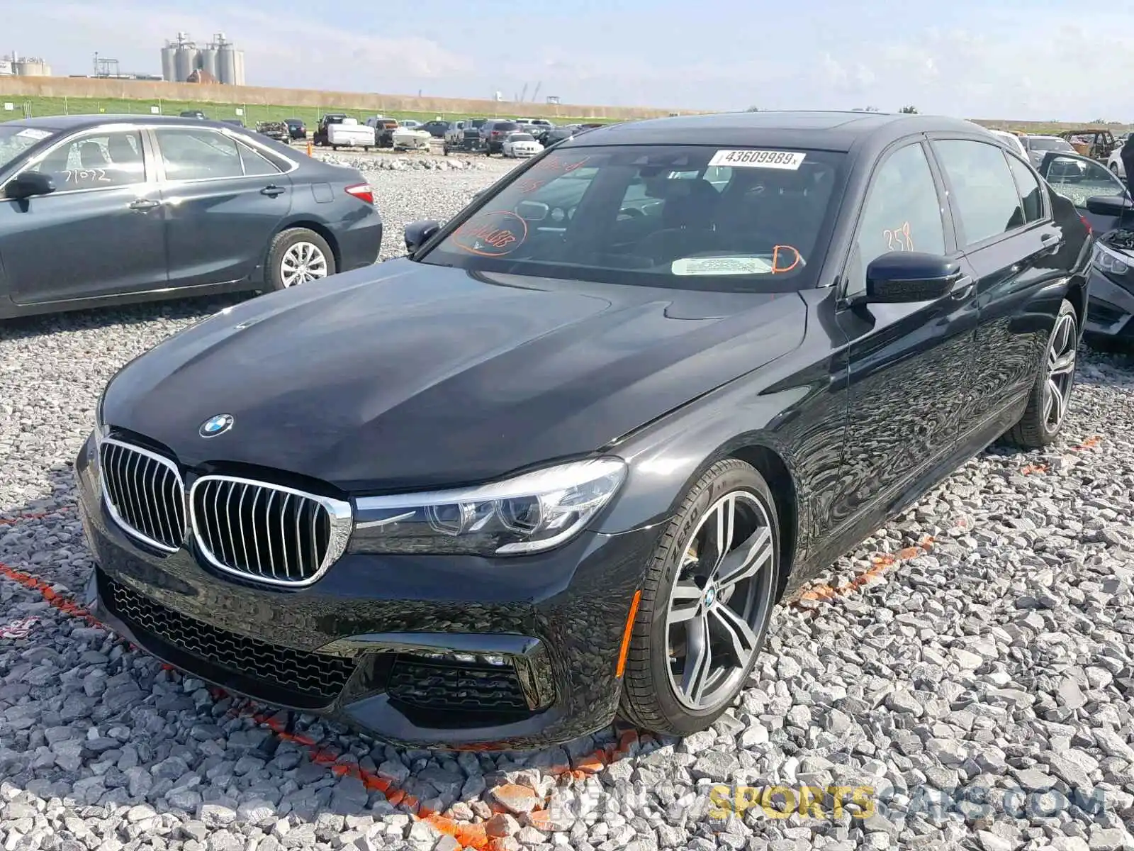 2 Photograph of a damaged car WBA7E2C52KB218559 BMW 7 SERIES 2019