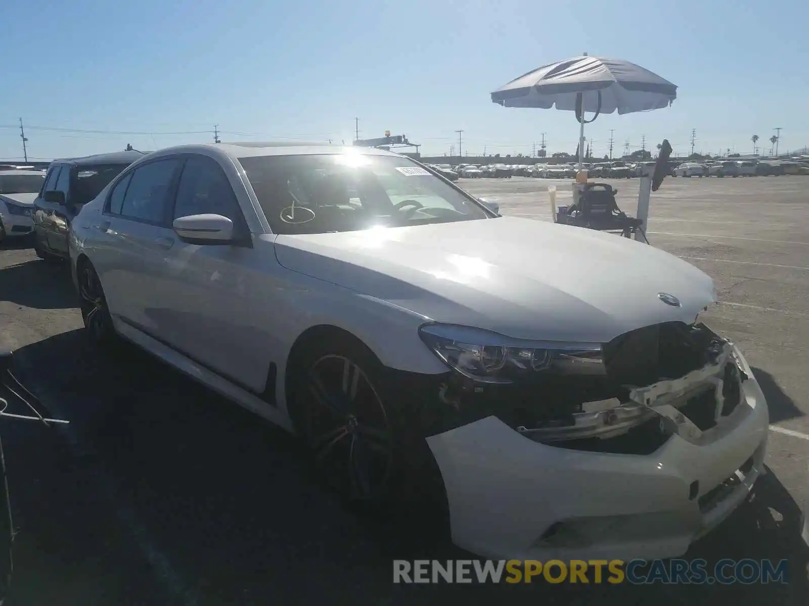 1 Фотография поврежденного автомобиля WBA7E2C53KB217582 BMW 7 SERIES 2019