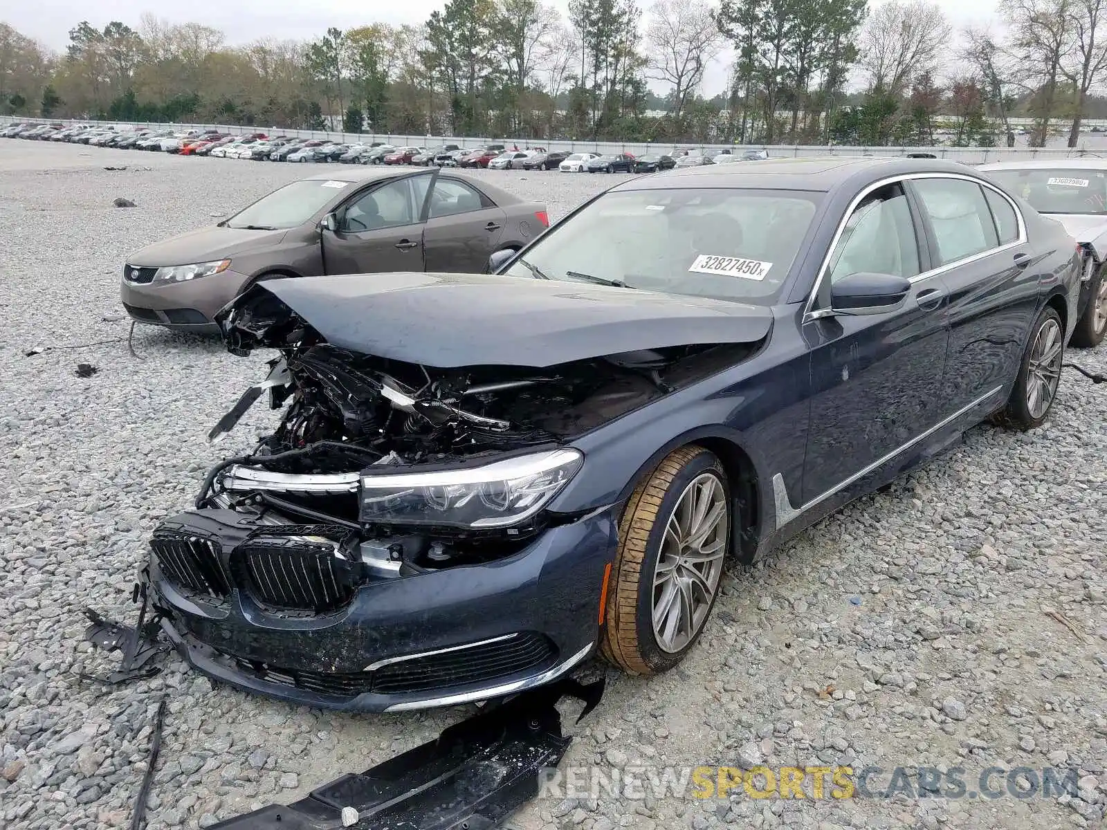 2 Photograph of a damaged car WBA7E2C53KB218506 BMW 7 SERIES 2019