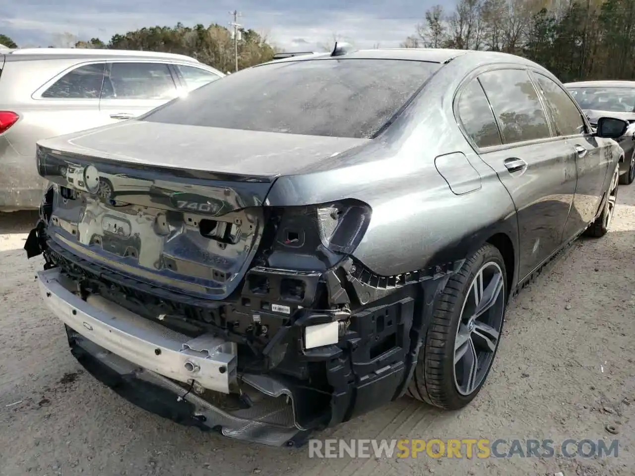 4 Photograph of a damaged car WBA7E2C53KB454489 BMW 7 SERIES 2019