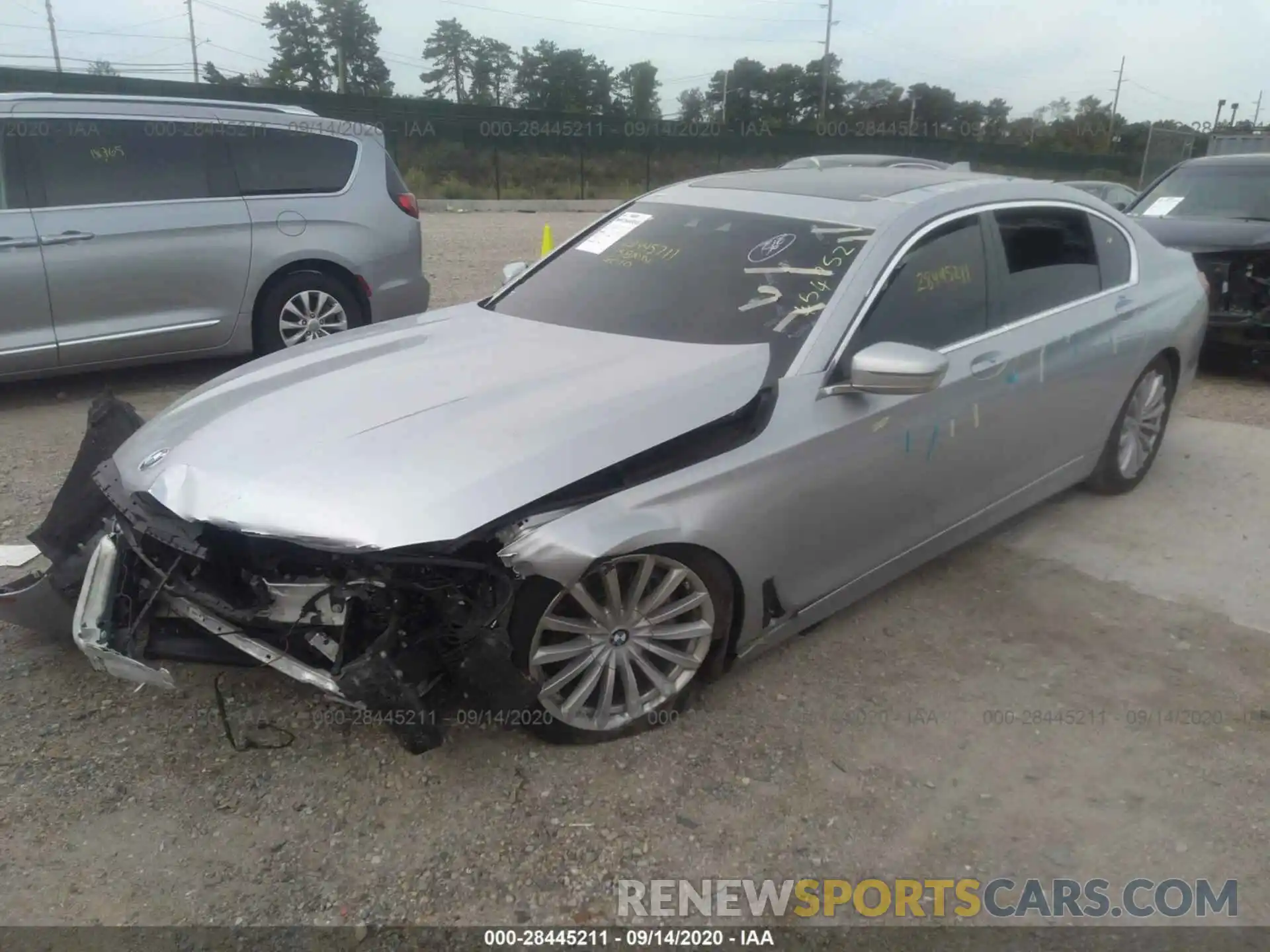 2 Фотография поврежденного автомобиля WBA7E2C53KB454752 BMW 7 SERIES 2019