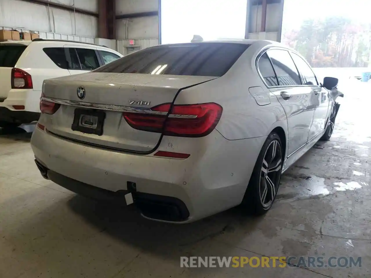 4 Photograph of a damaged car WBA7E2C54KB217641 BMW 7 SERIES 2019