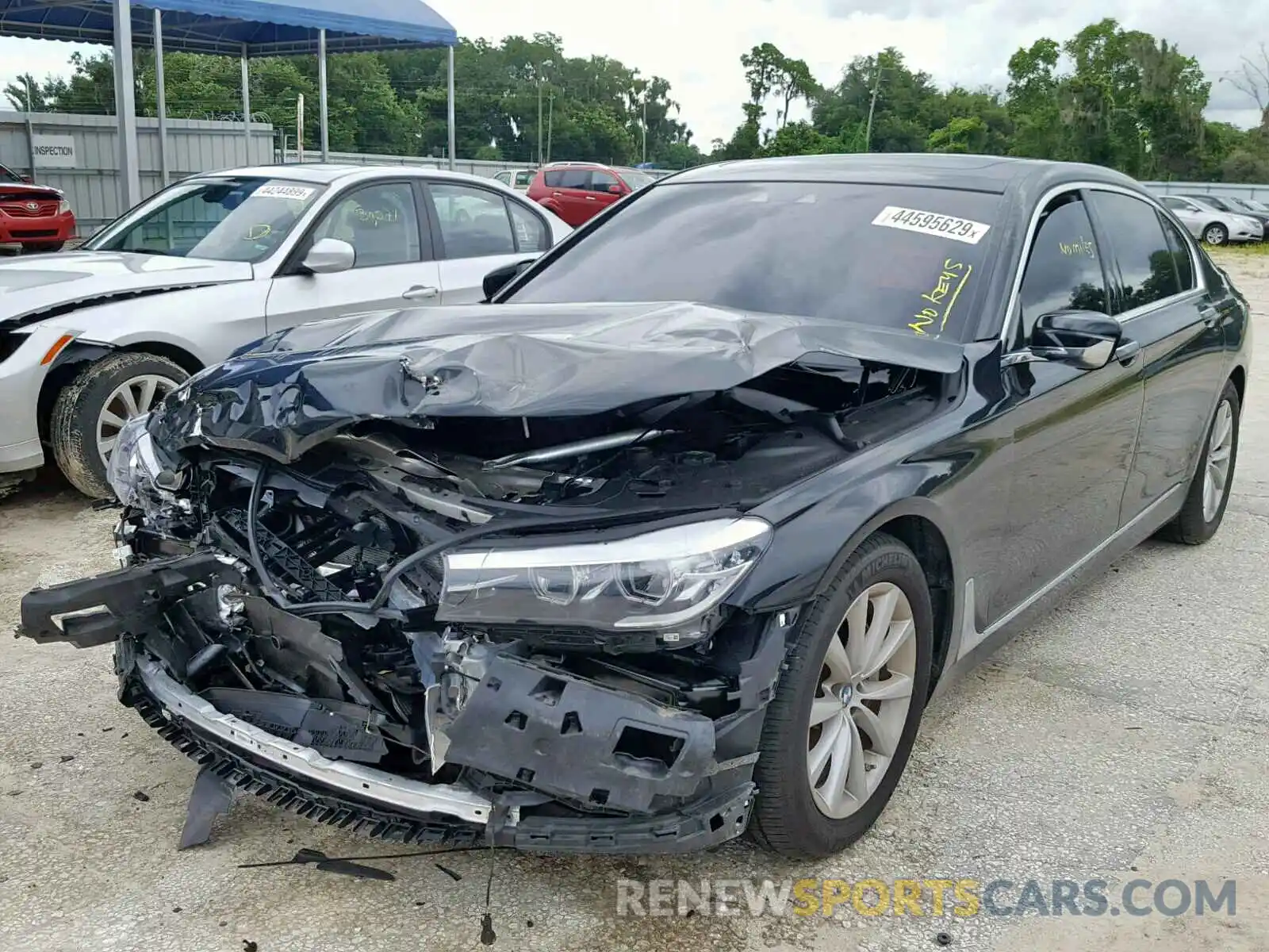 2 Photograph of a damaged car WBA7E2C55KB216515 BMW 7 SERIES 2019