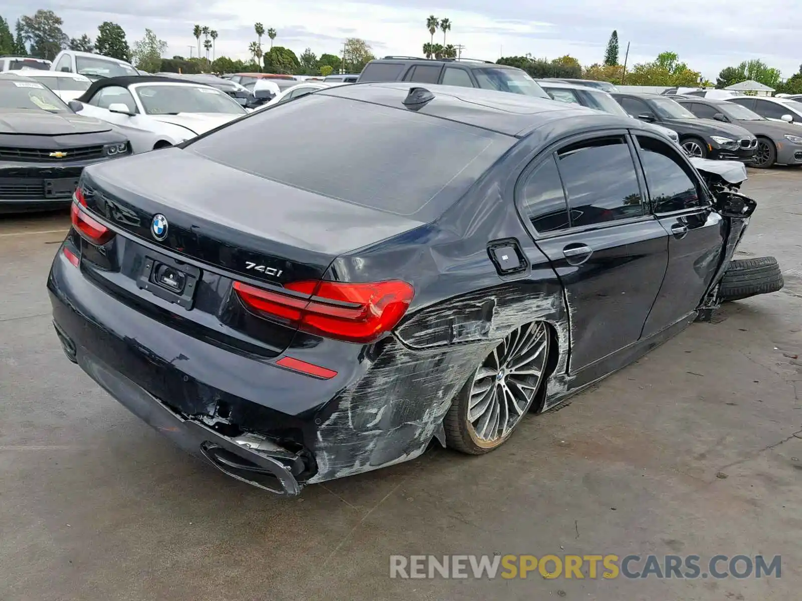 4 Photograph of a damaged car WBA7E2C55KB217227 BMW 7 SERIES 2019