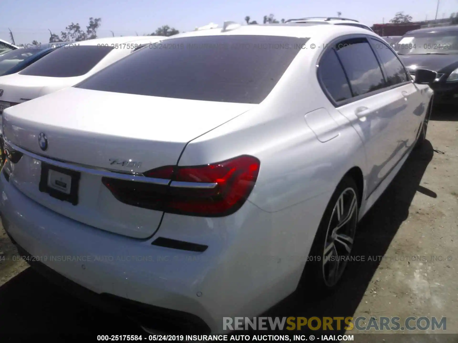 4 Photograph of a damaged car WBA7E2C56KB218452 BMW 7 SERIES 2019