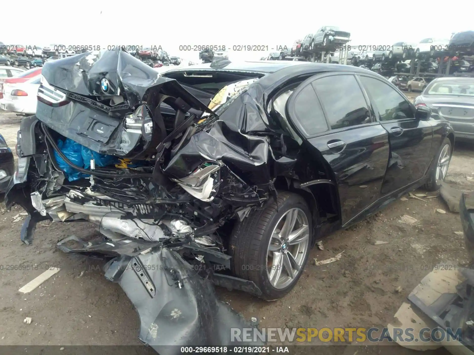 4 Photograph of a damaged car WBA7E2C57KB216693 BMW 7 SERIES 2019