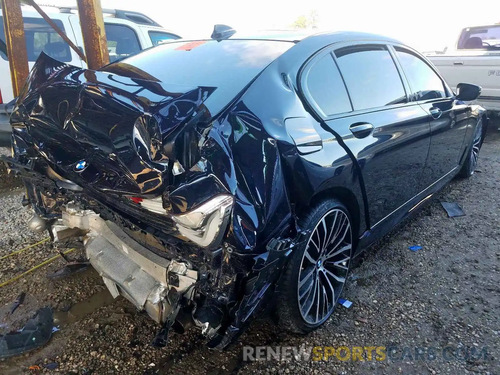 4 Photograph of a damaged car WBA7E2C57KB217018 BMW 7 SERIES 2019