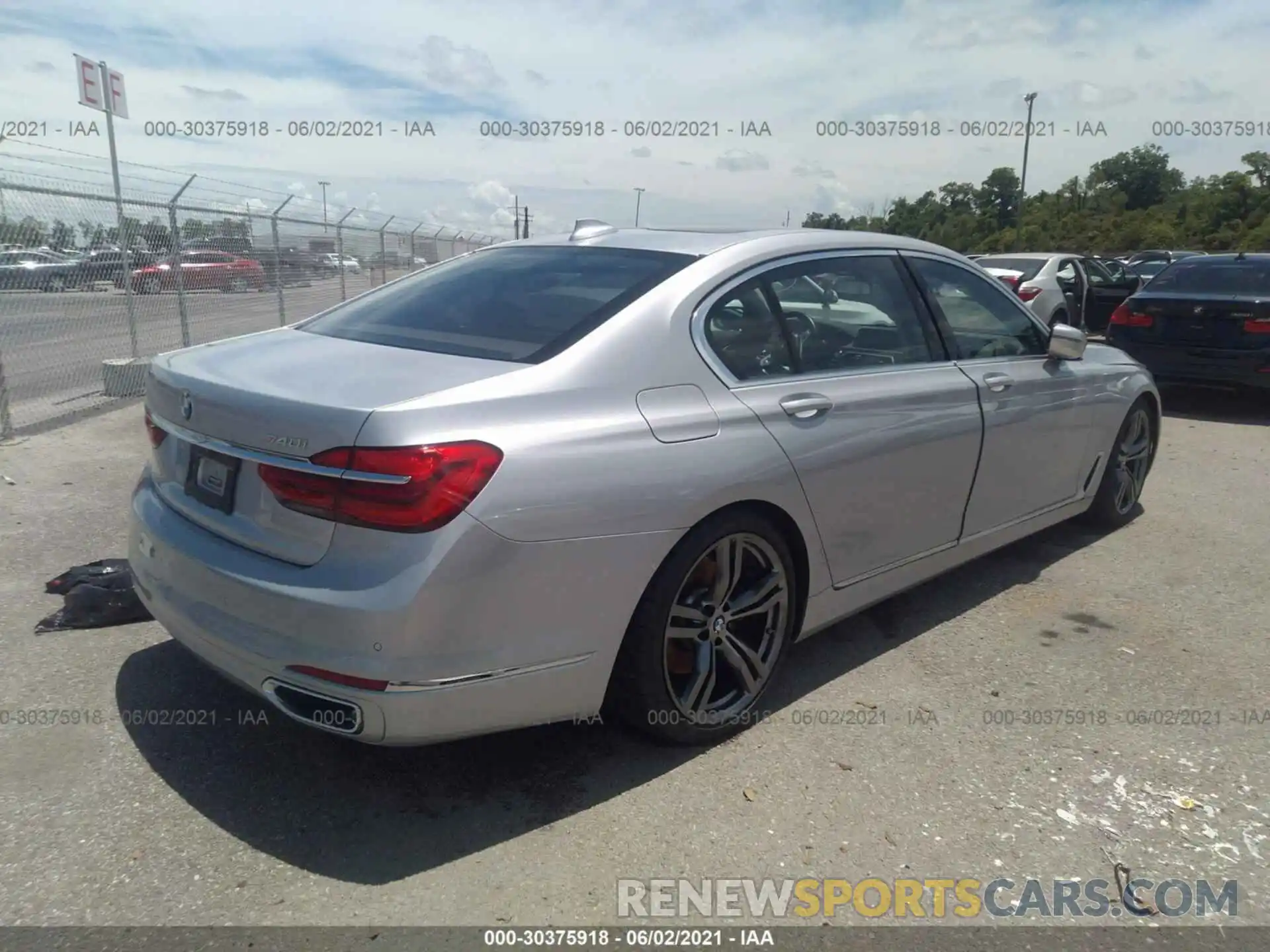 4 Photograph of a damaged car WBA7E2C57KB217343 BMW 7 SERIES 2019