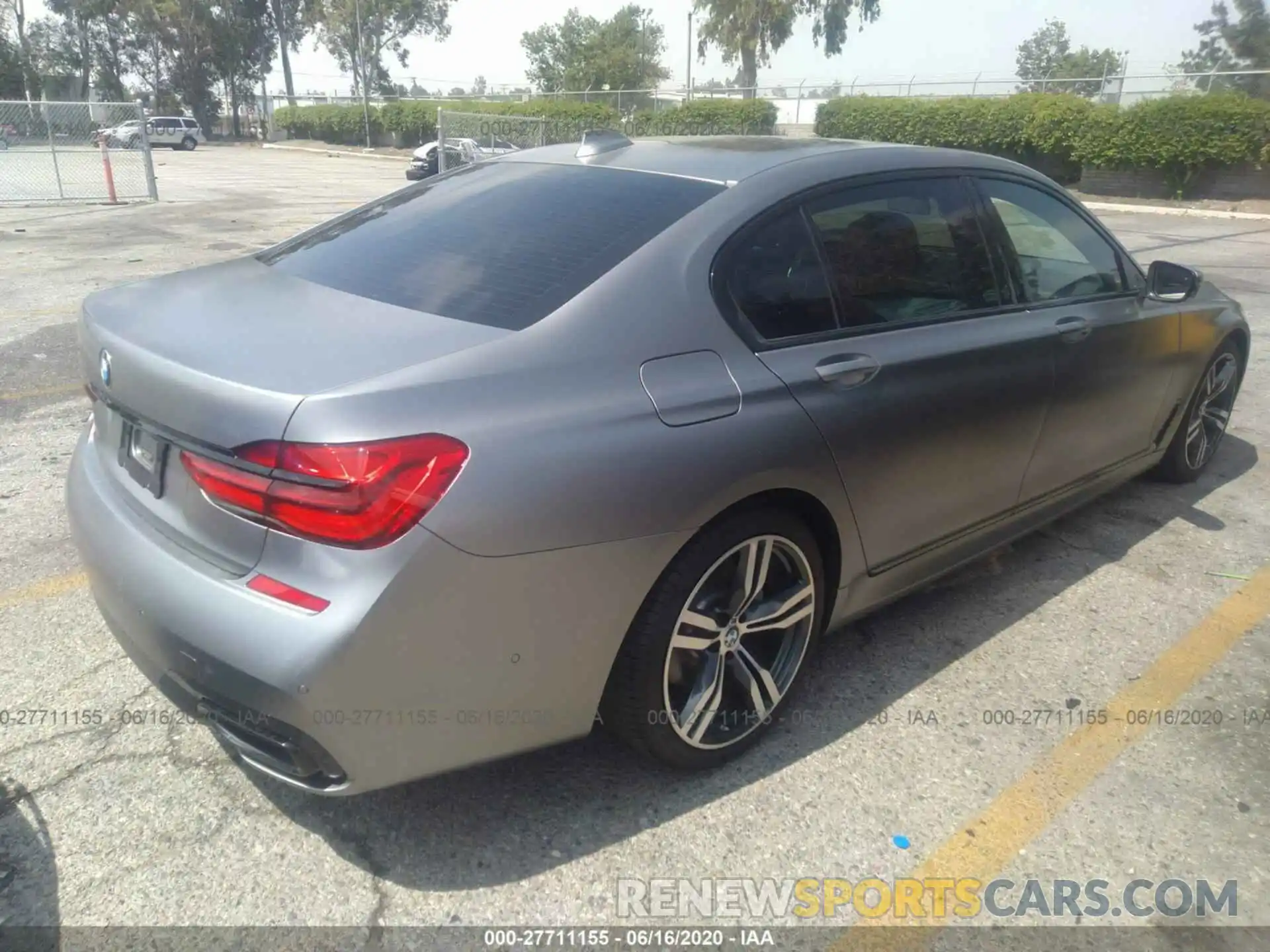 4 Photograph of a damaged car WBA7E2C57KB218119 BMW 7 SERIES 2019