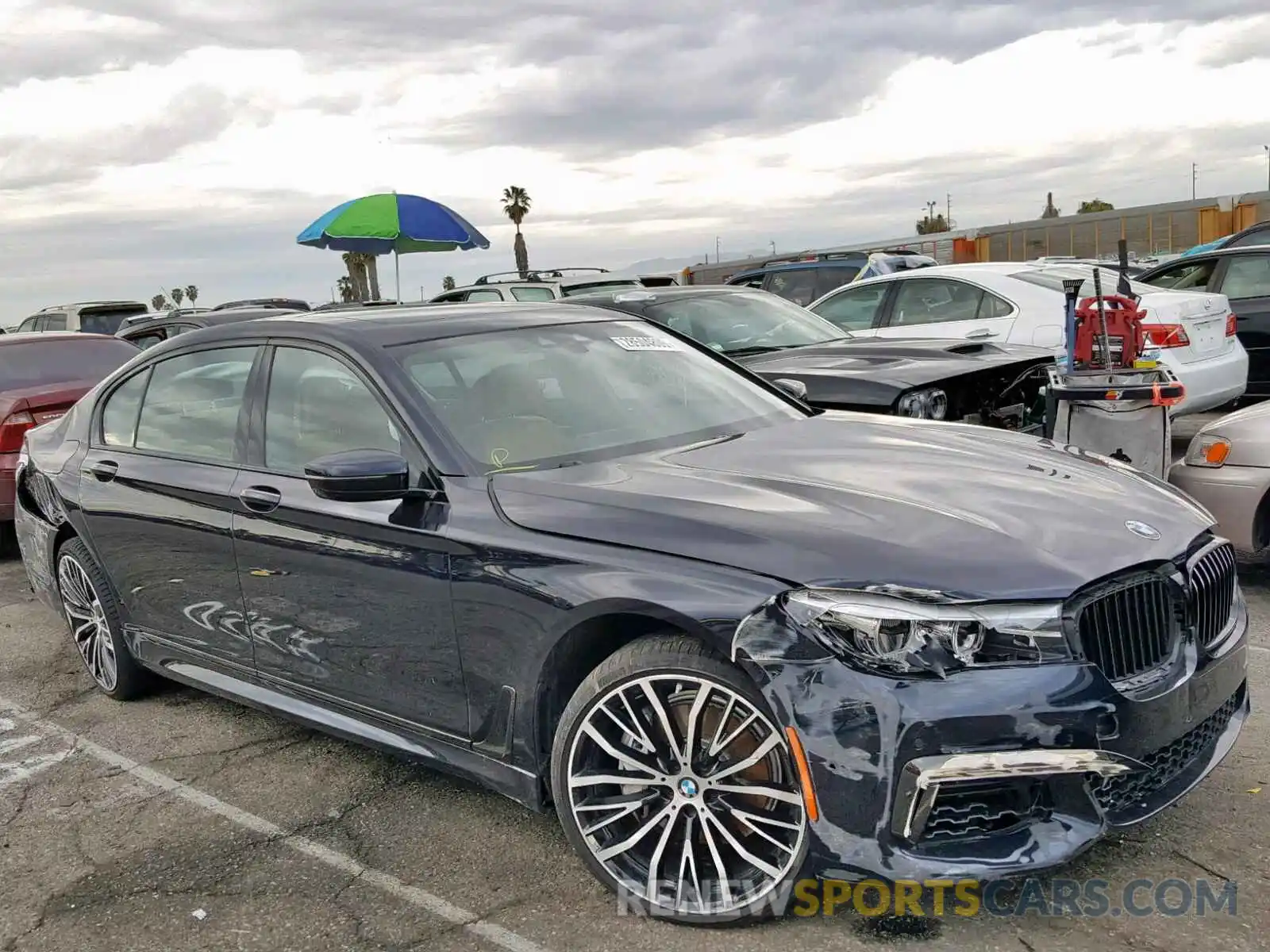 1 Фотография поврежденного автомобиля WBA7E2C5XKB217580 BMW 7 SERIES 2019