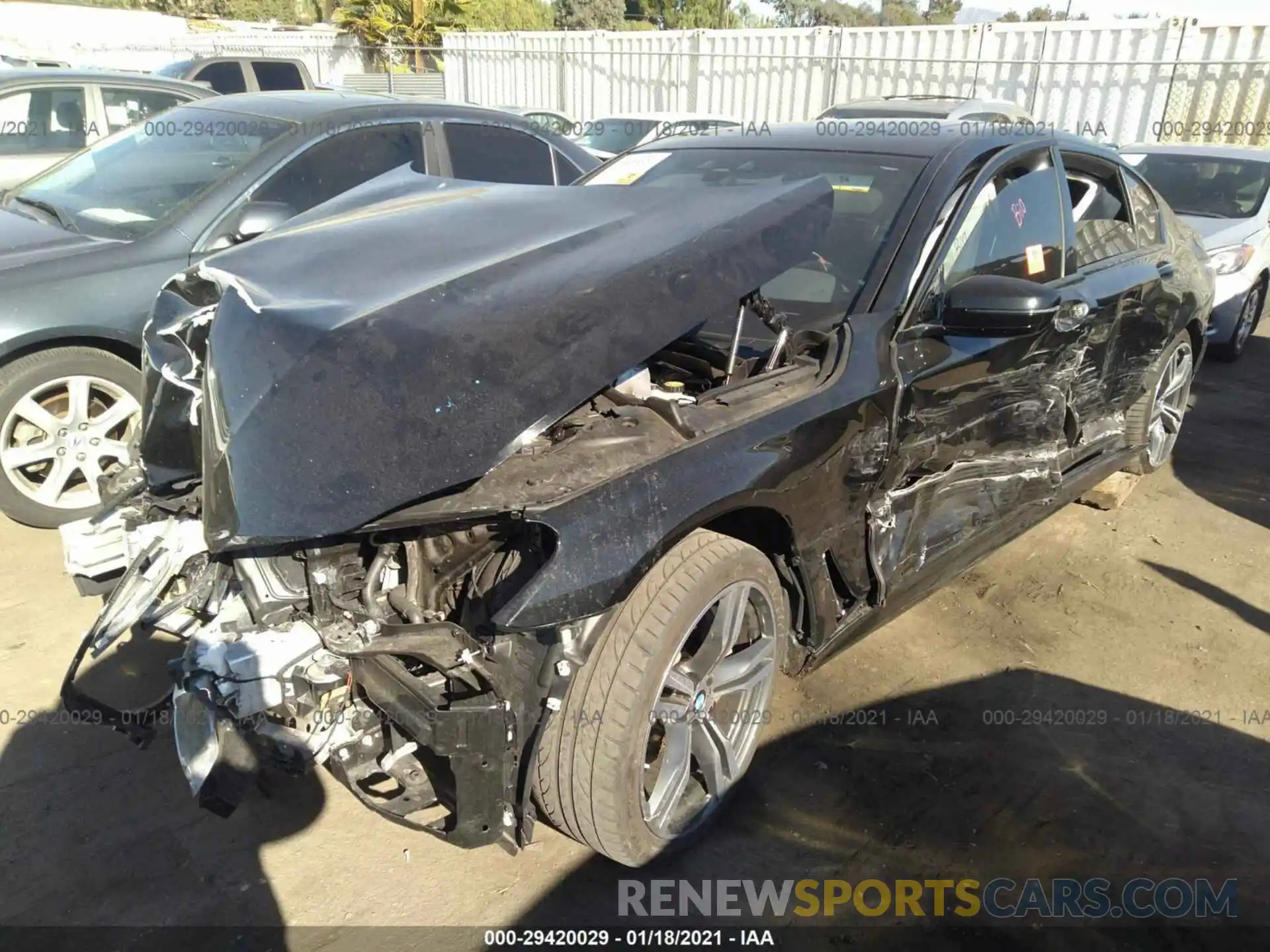 2 Фотография поврежденного автомобиля WBA7E2C5XKB454960 BMW 7 SERIES 2019