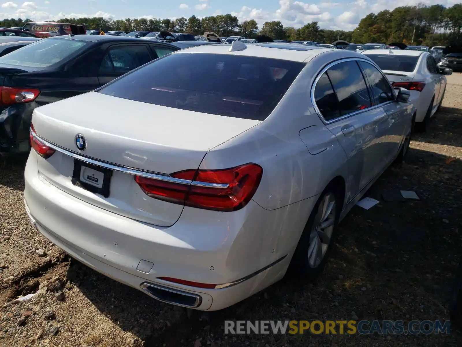 4 Photograph of a damaged car WBA7E4C50KGV70604 BMW 7 SERIES 2019