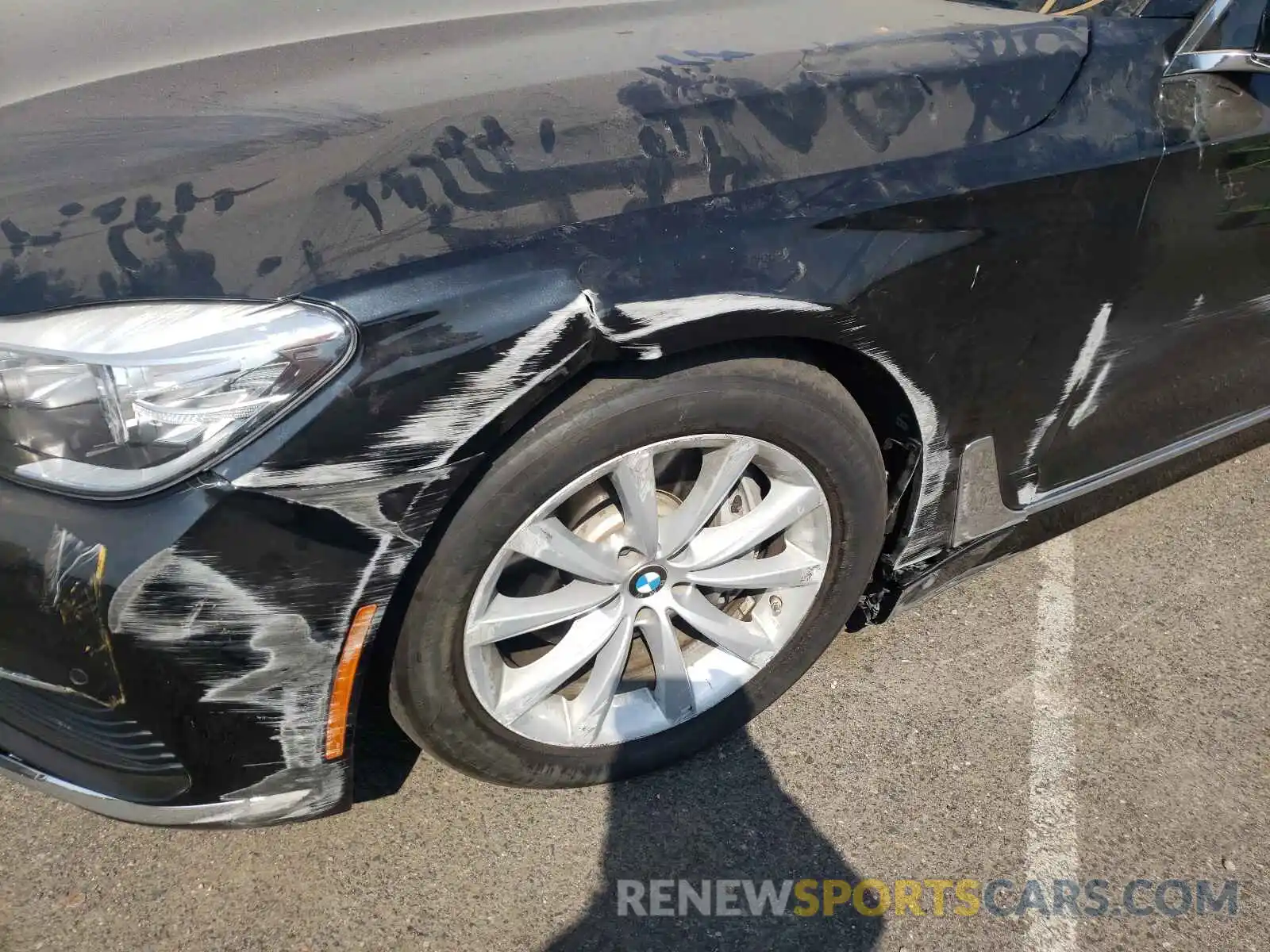 9 Photograph of a damaged car WBA7E4C53KGV28377 BMW 7 SERIES 2019