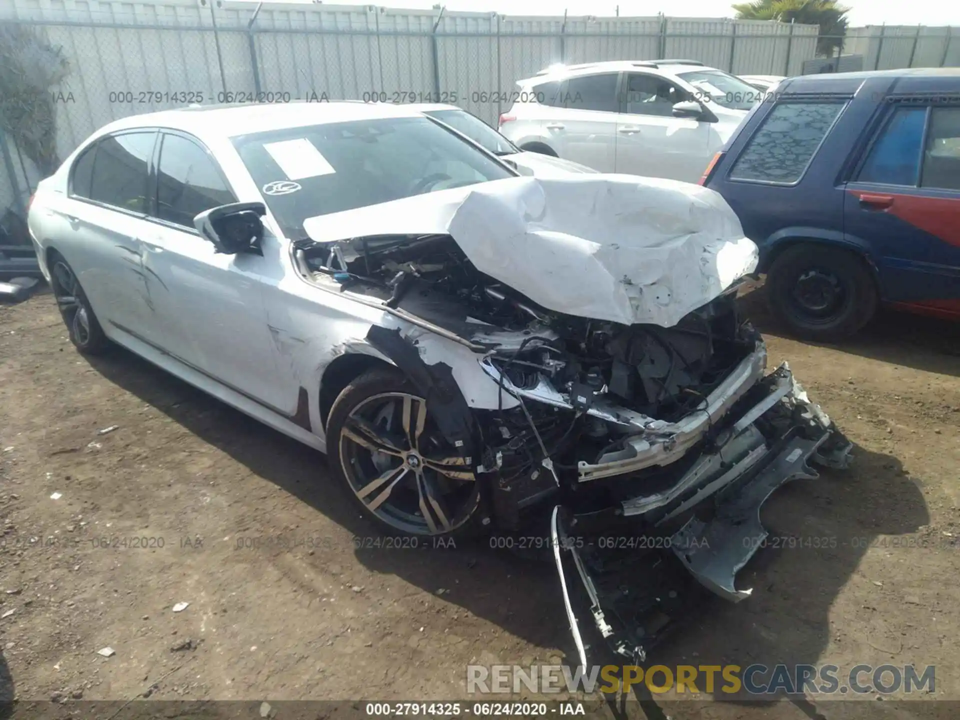 1 Фотография поврежденного автомобиля WBA7F0C52KGM24713 BMW 7 SERIES 2019