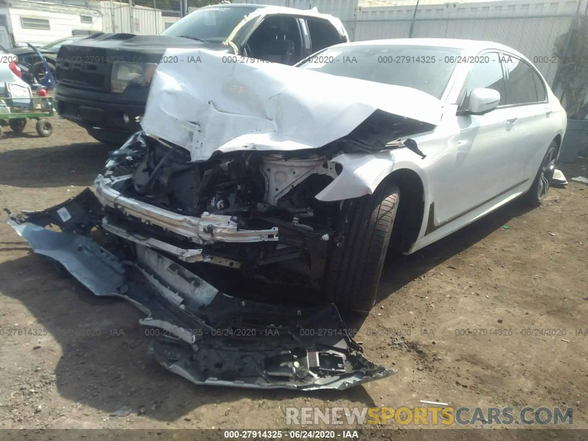 2 Фотография поврежденного автомобиля WBA7F0C52KGM24713 BMW 7 SERIES 2019