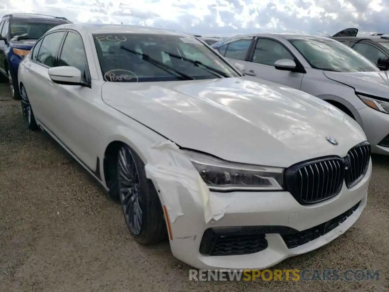 1 Фотография поврежденного автомобиля WBA7F0C52KGM24954 BMW 7 SERIES 2019