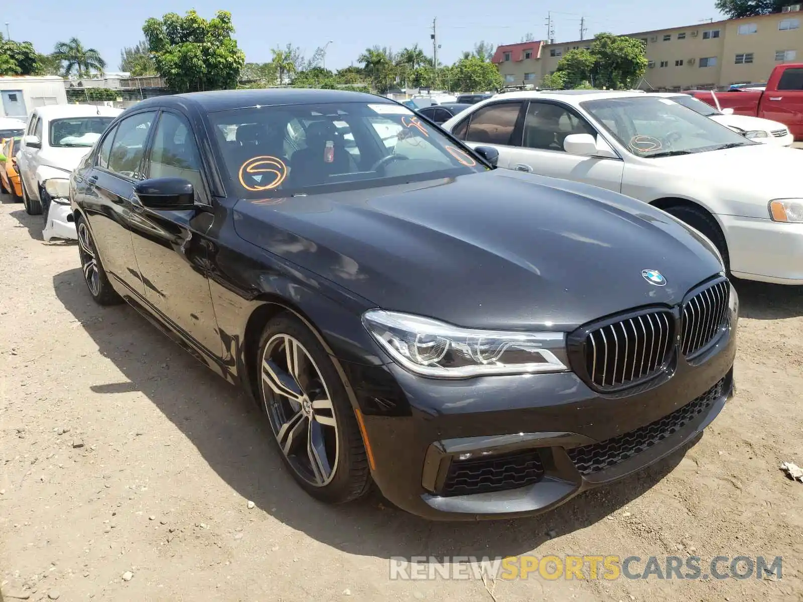 1 Фотография поврежденного автомобиля WBA7F0C52KGM25389 BMW 7 SERIES 2019