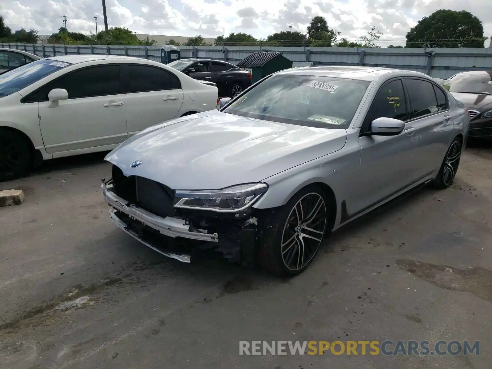 2 Фотография поврежденного автомобиля WBA7F0C53KGM24557 BMW 7 SERIES 2019