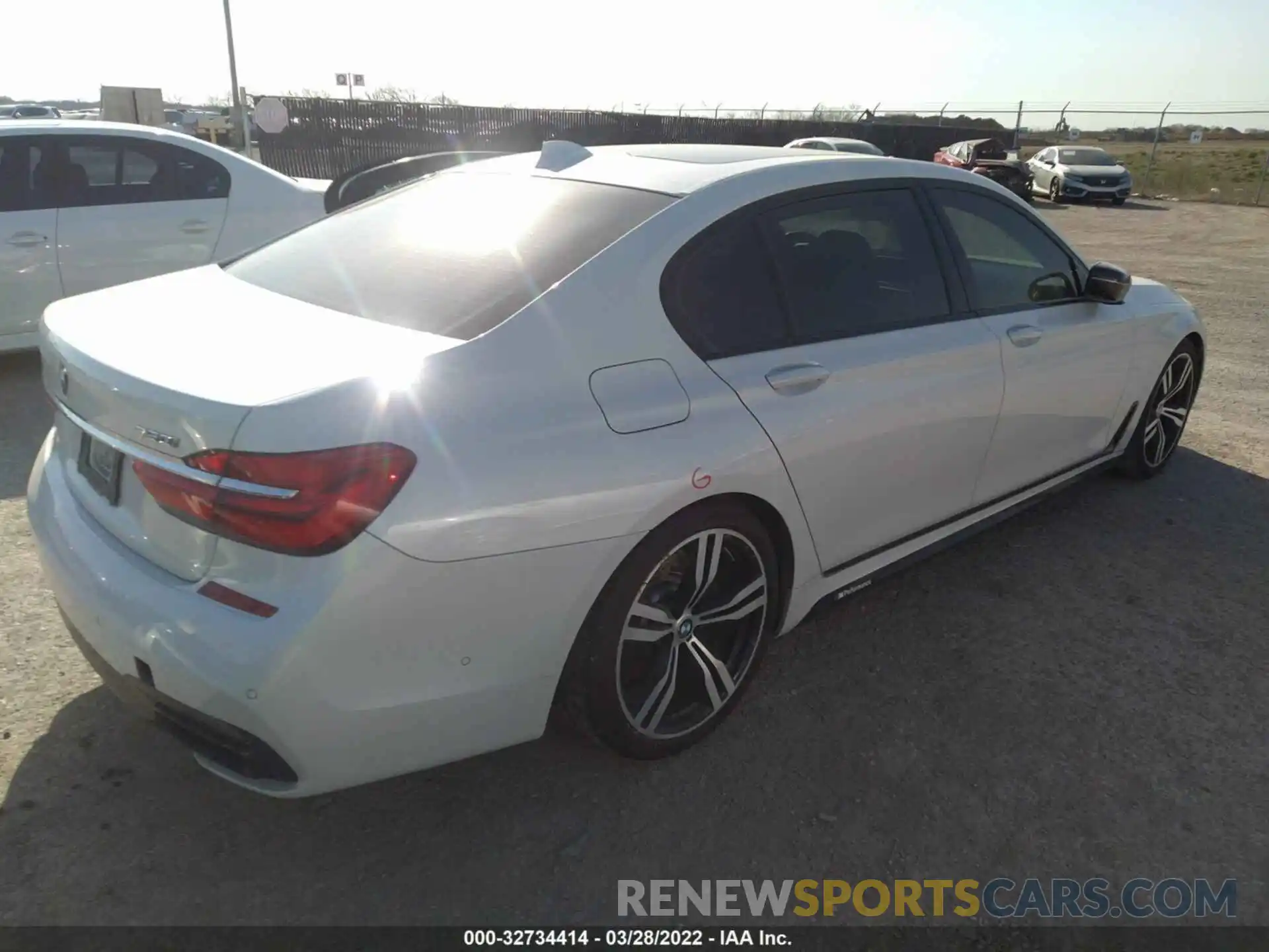 4 Photograph of a damaged car WBA7F0C53KGM24963 BMW 7 SERIES 2019