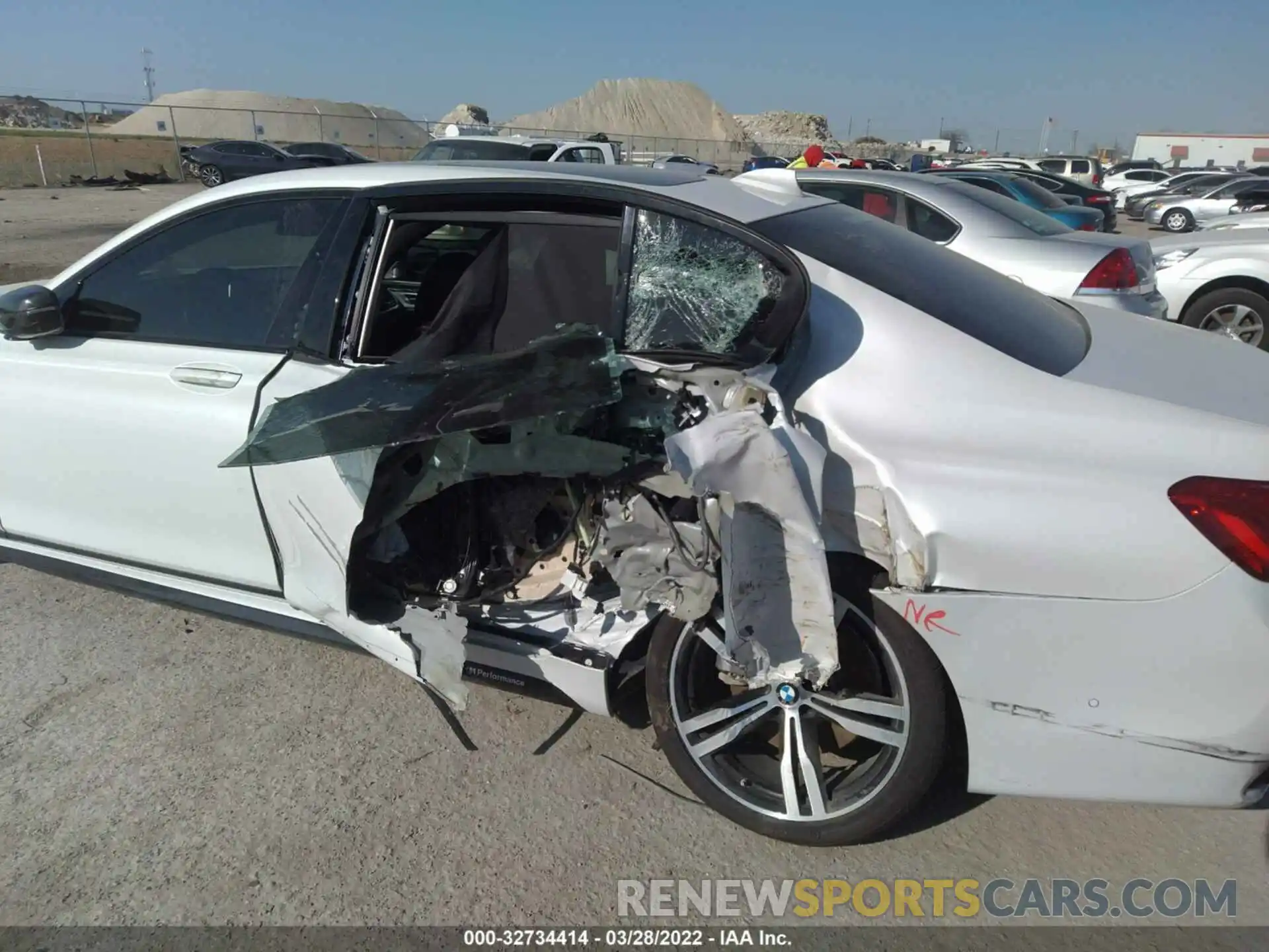 6 Photograph of a damaged car WBA7F0C53KGM24963 BMW 7 SERIES 2019