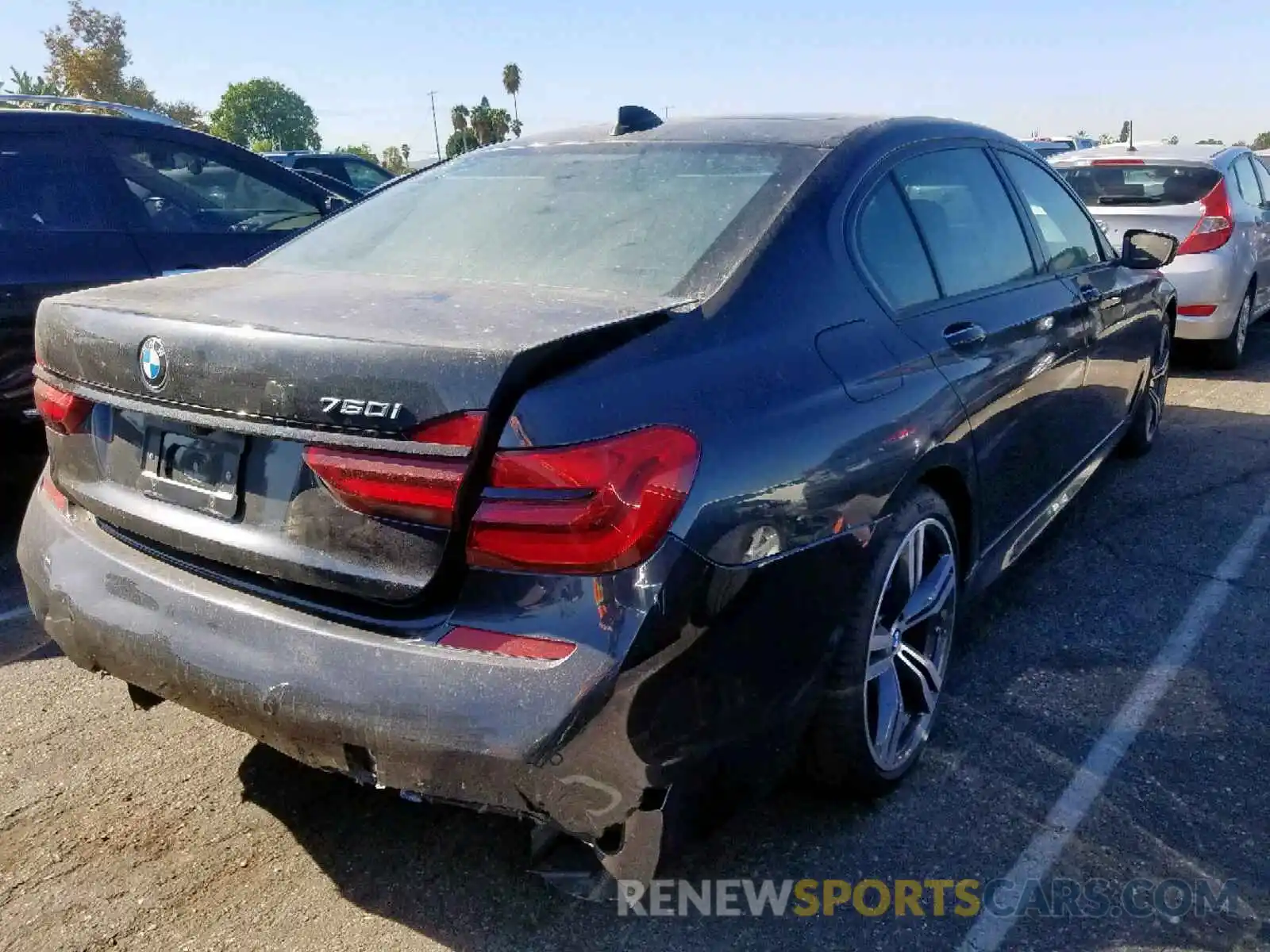 4 Photograph of a damaged car WBA7F0C57KGM24321 BMW 7 SERIES 2019