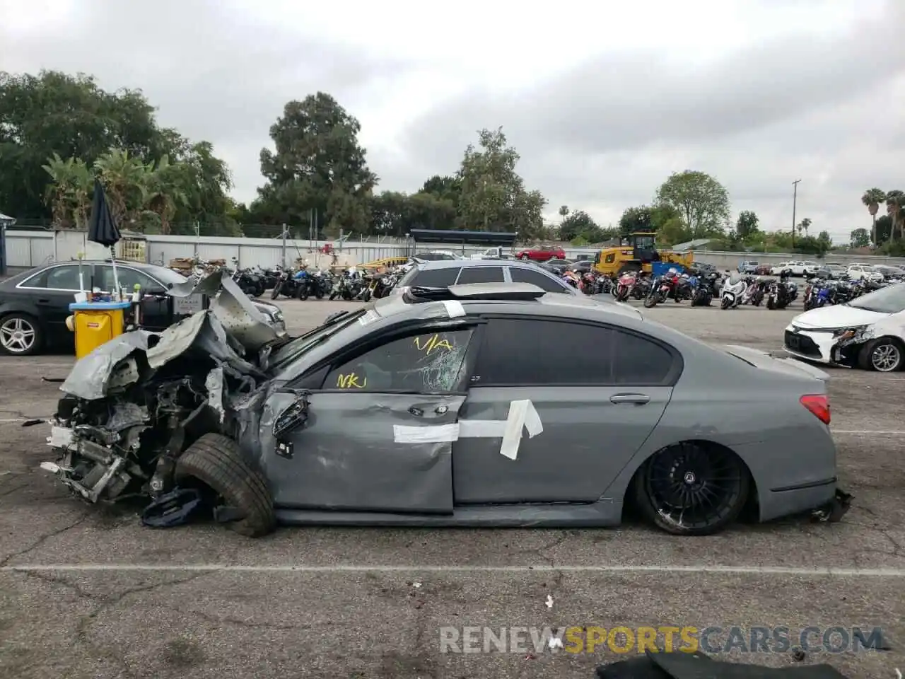 9 Photograph of a damaged car WBA7F2C11KB242328 BMW 7 SERIES 2019