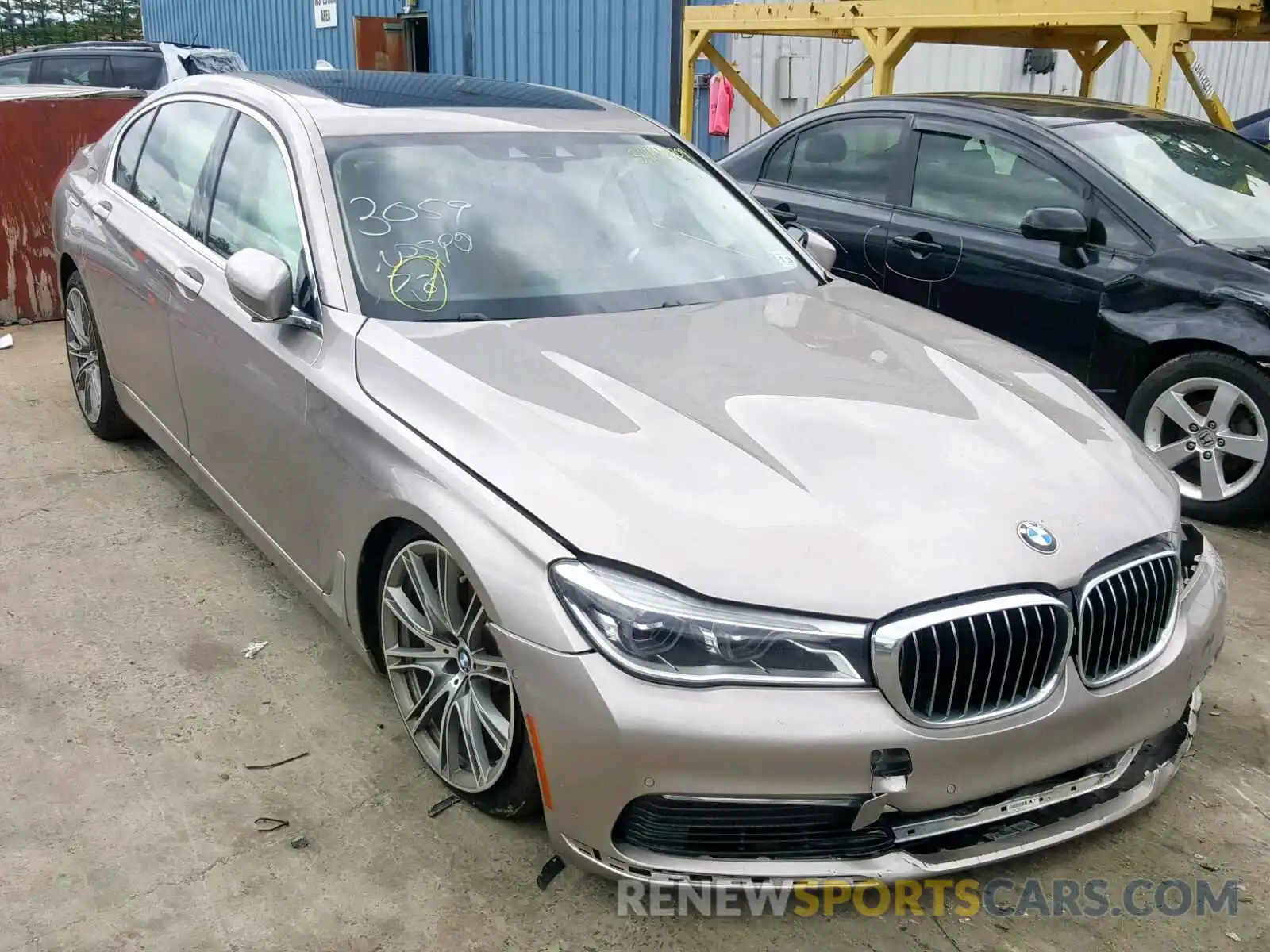 1 Фотография поврежденного автомобиля WBA7F2C55KB240620 BMW 7 SERIES 2019