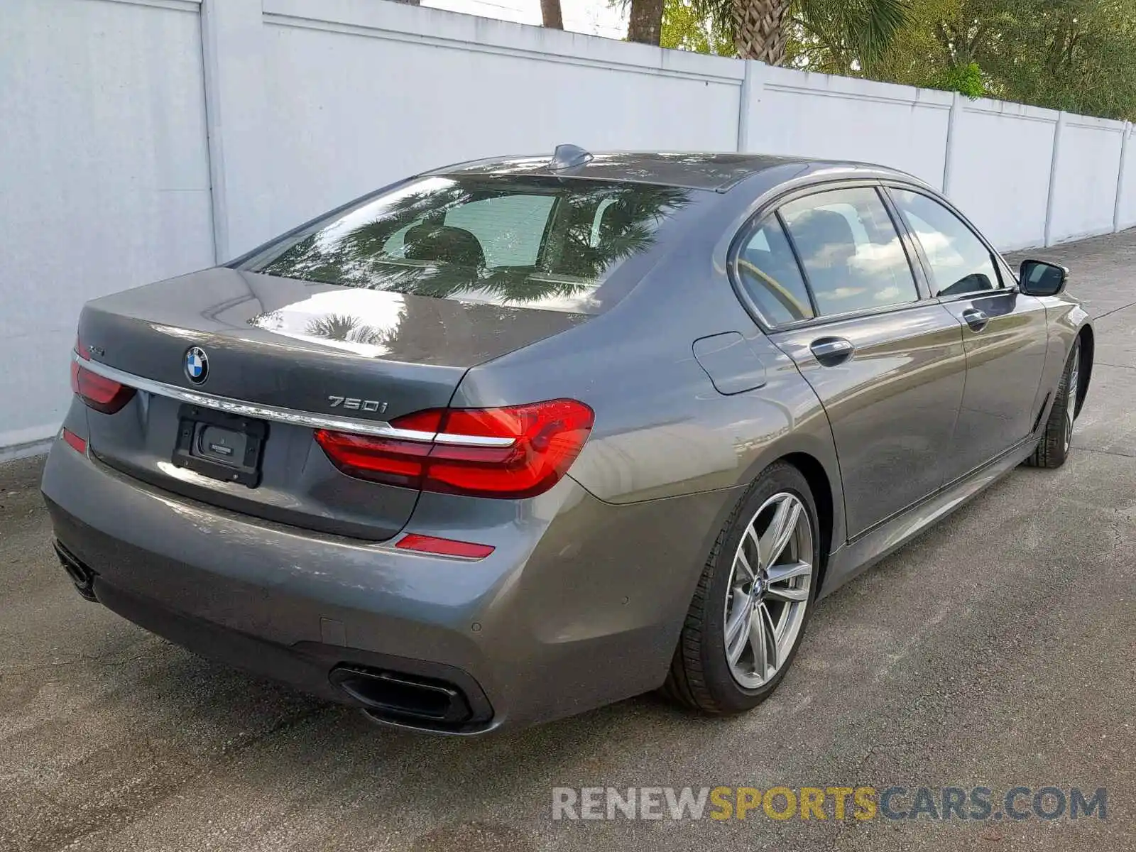 4 Photograph of a damaged car WBA7F2C56KB239282 BMW 7 SERIES 2019