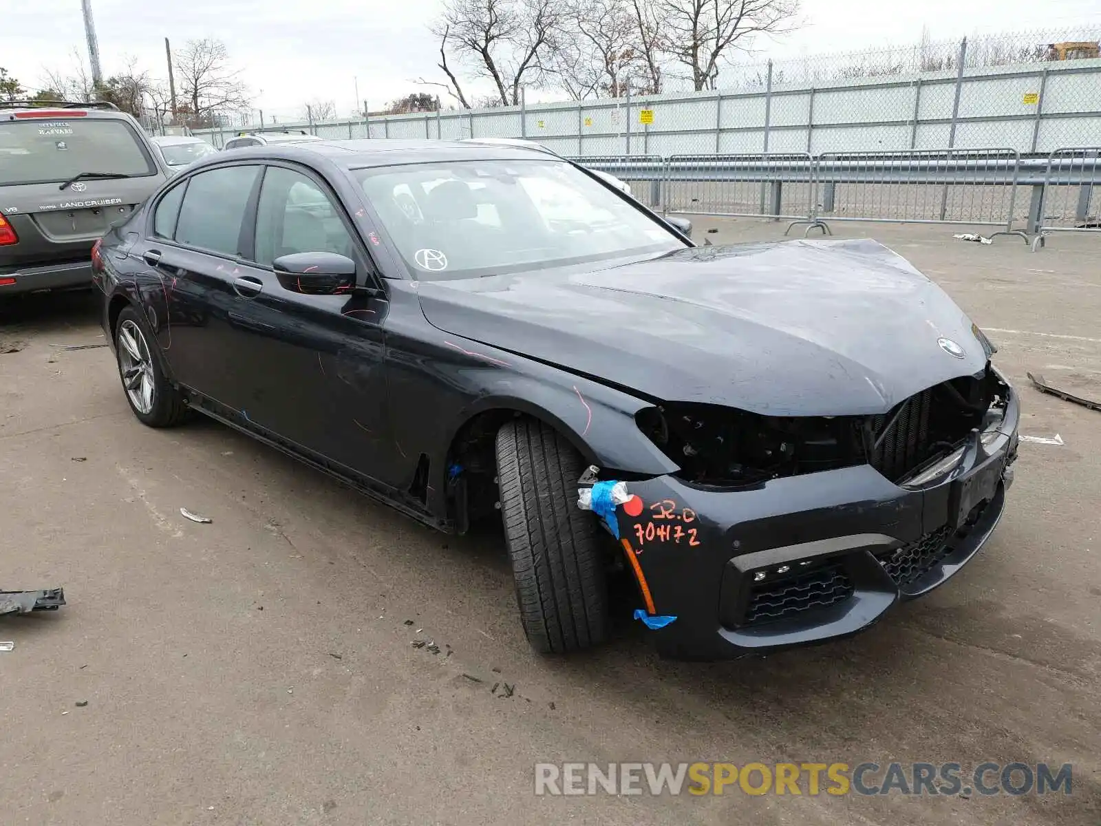 1 Фотография поврежденного автомобиля WBA7F2C5XKB240290 BMW 7 SERIES 2019