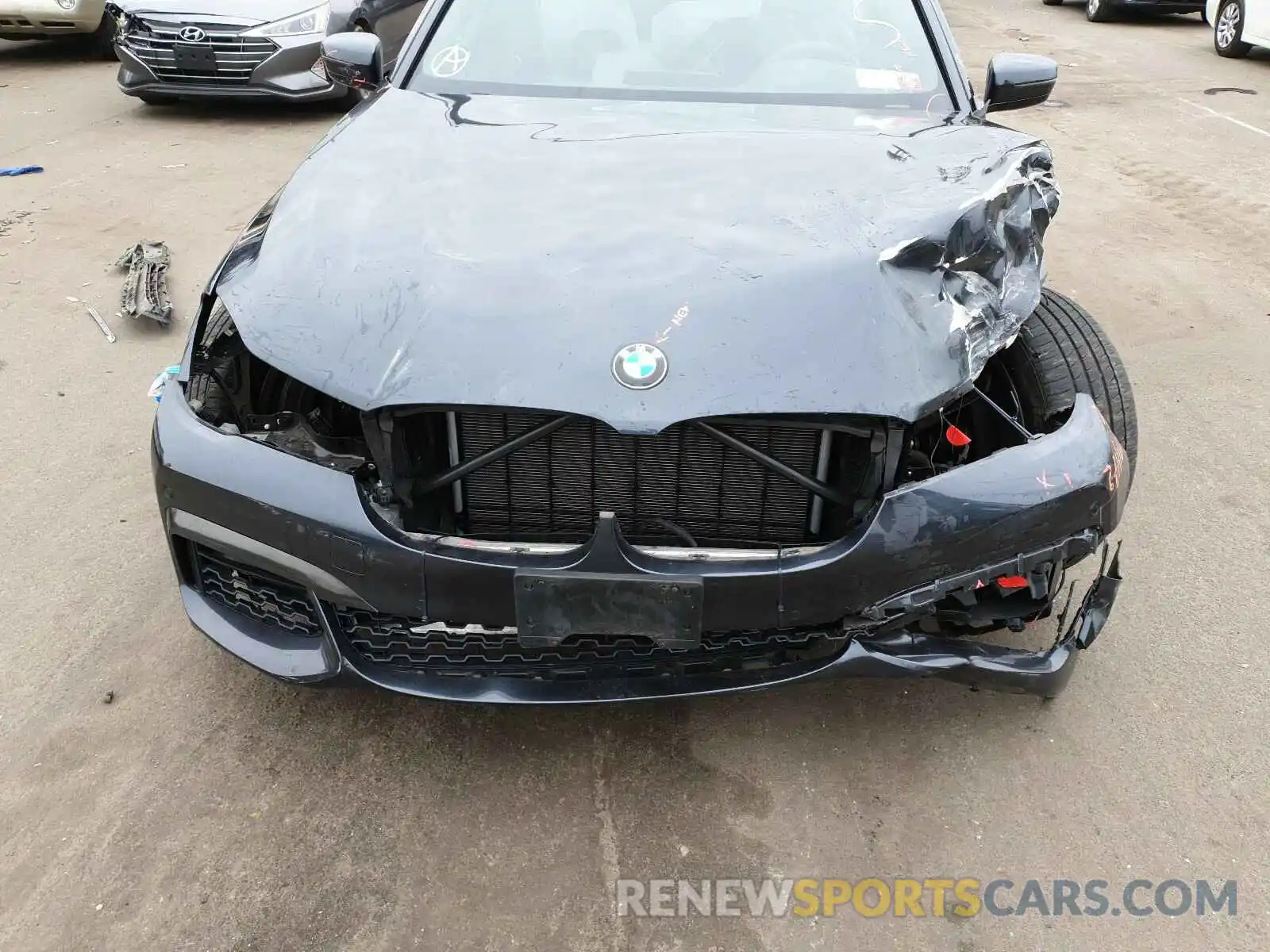 7 Photograph of a damaged car WBA7F2C5XKB240290 BMW 7 SERIES 2019