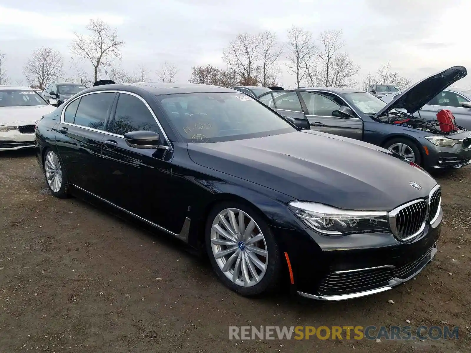 1 Фотография поврежденного автомобиля WBA7J2C53KB246415 BMW 7 SERIES 2019