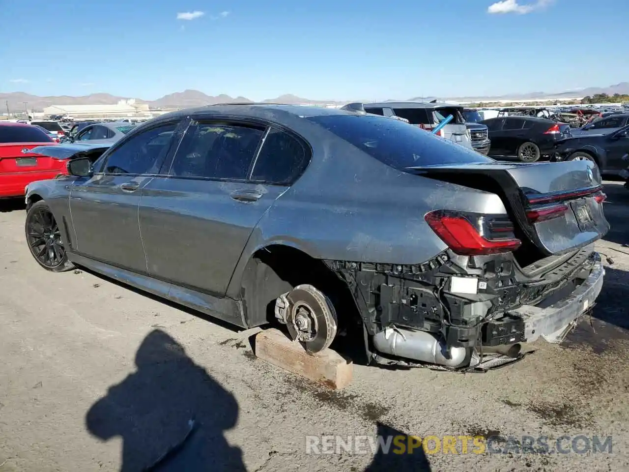2 Photograph of a damaged car WBA7T2C01LGL17310 BMW 7 SERIES 2020
