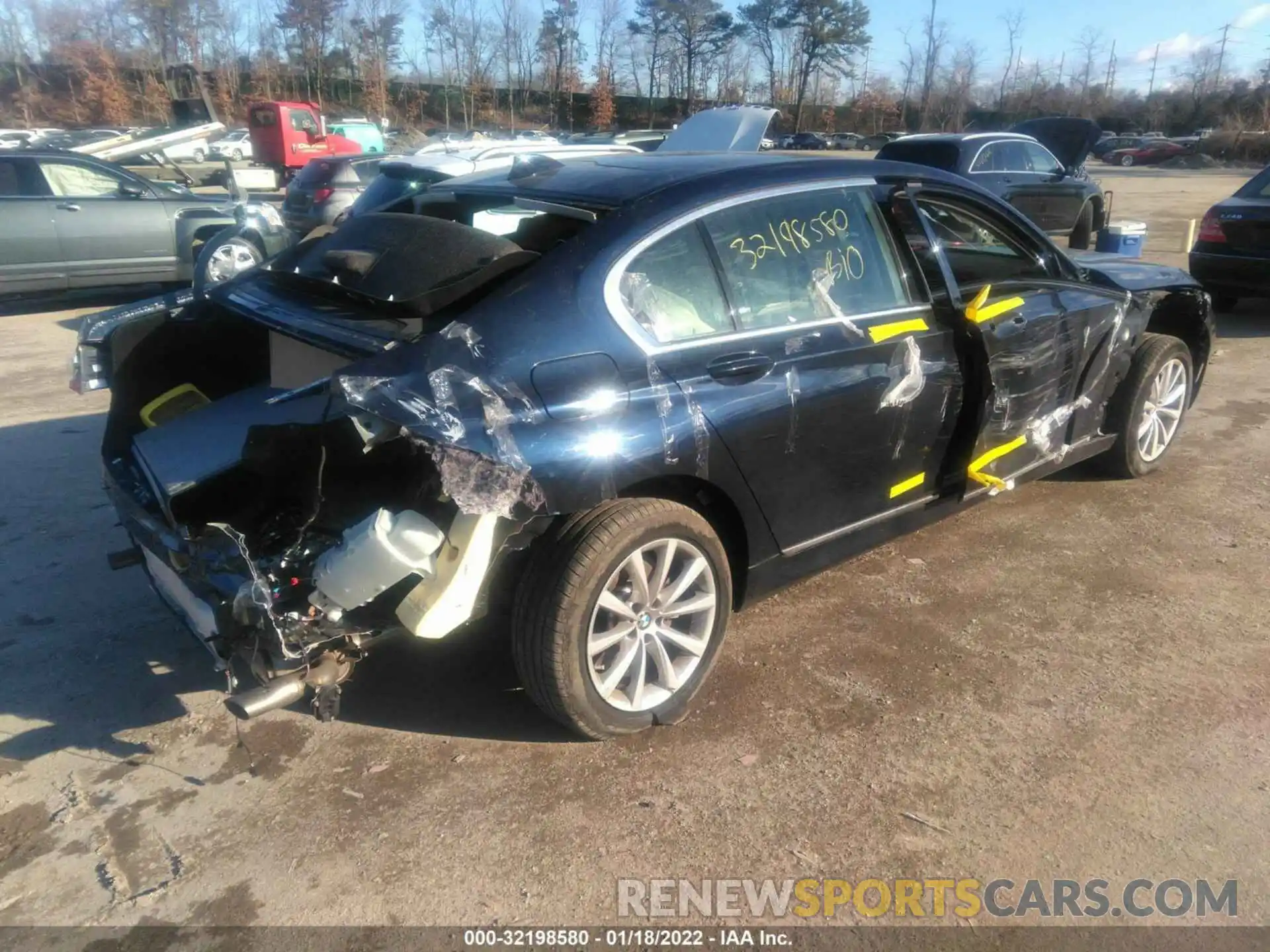 4 Photograph of a damaged car WBA7T4C06LCE15593 BMW 7 SERIES 2020