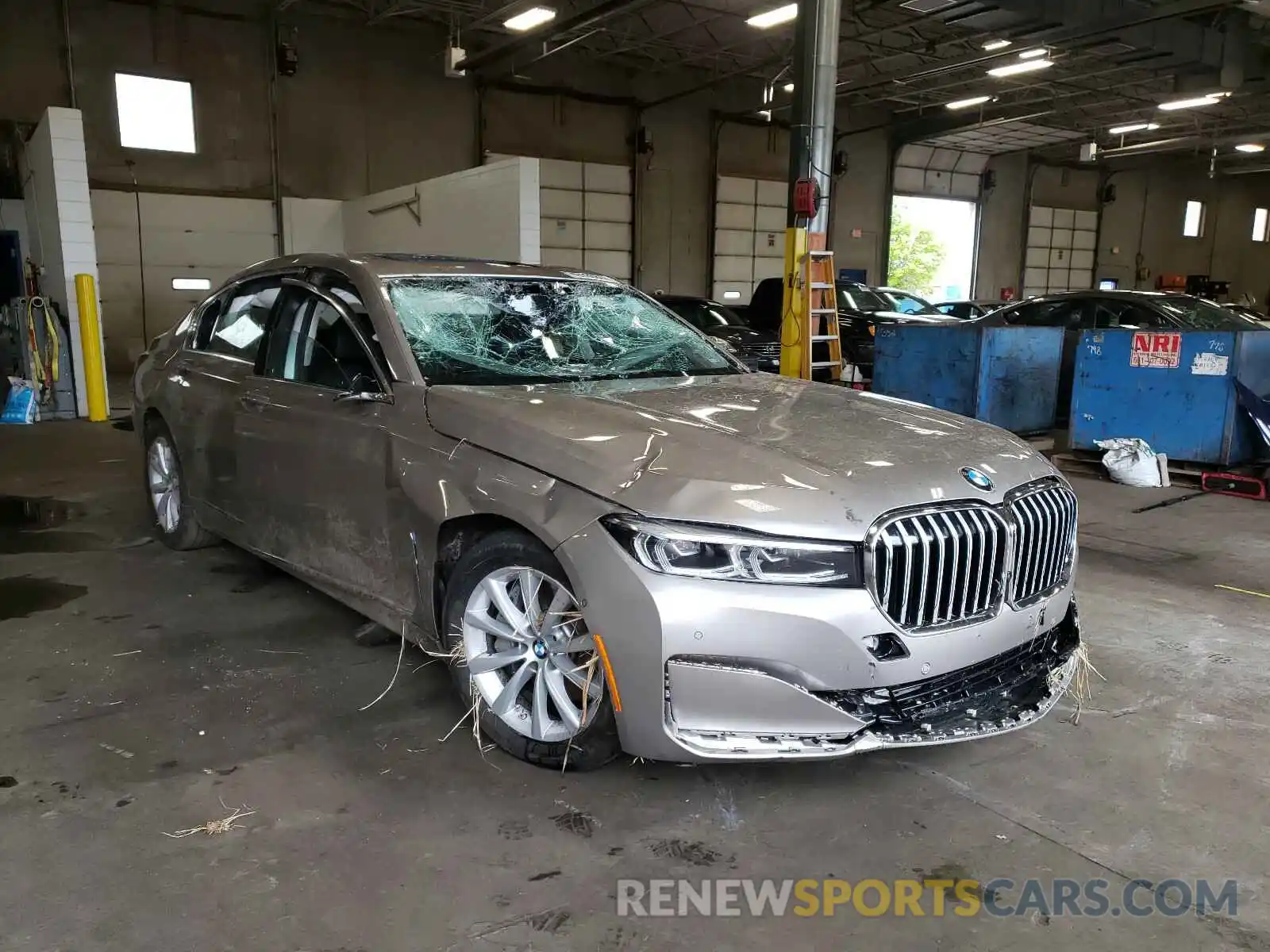 1 Фотография поврежденного автомобиля WBA7T4C07LCD64668 BMW 7 SERIES 2020